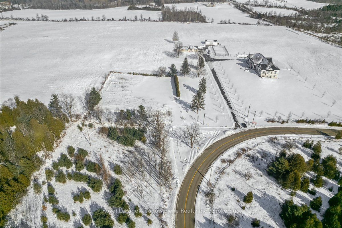 5165 15 Sideroad Property Photo 3