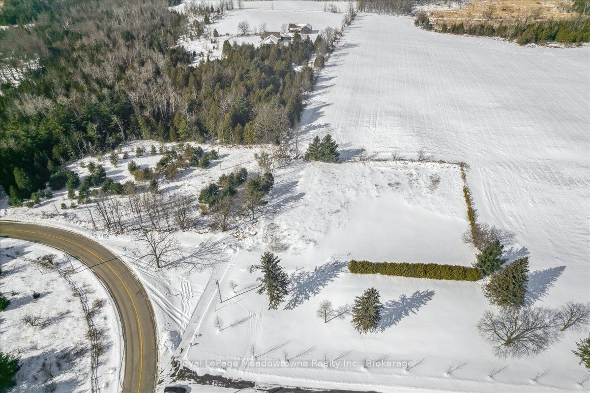 5165 15 Sideroad Property Photo 8