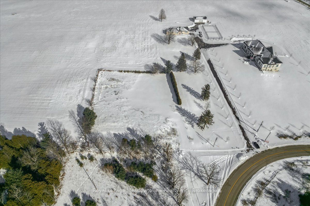 5165 15 Sideroad Property Photo 21