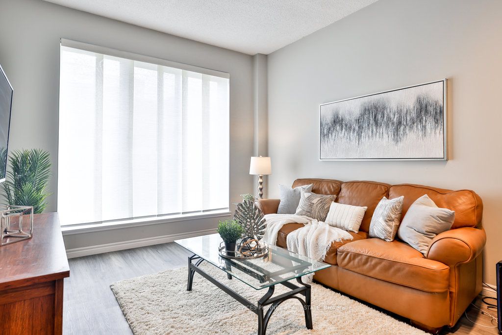 #102 - 4198 Dundas Street Property Photo 10