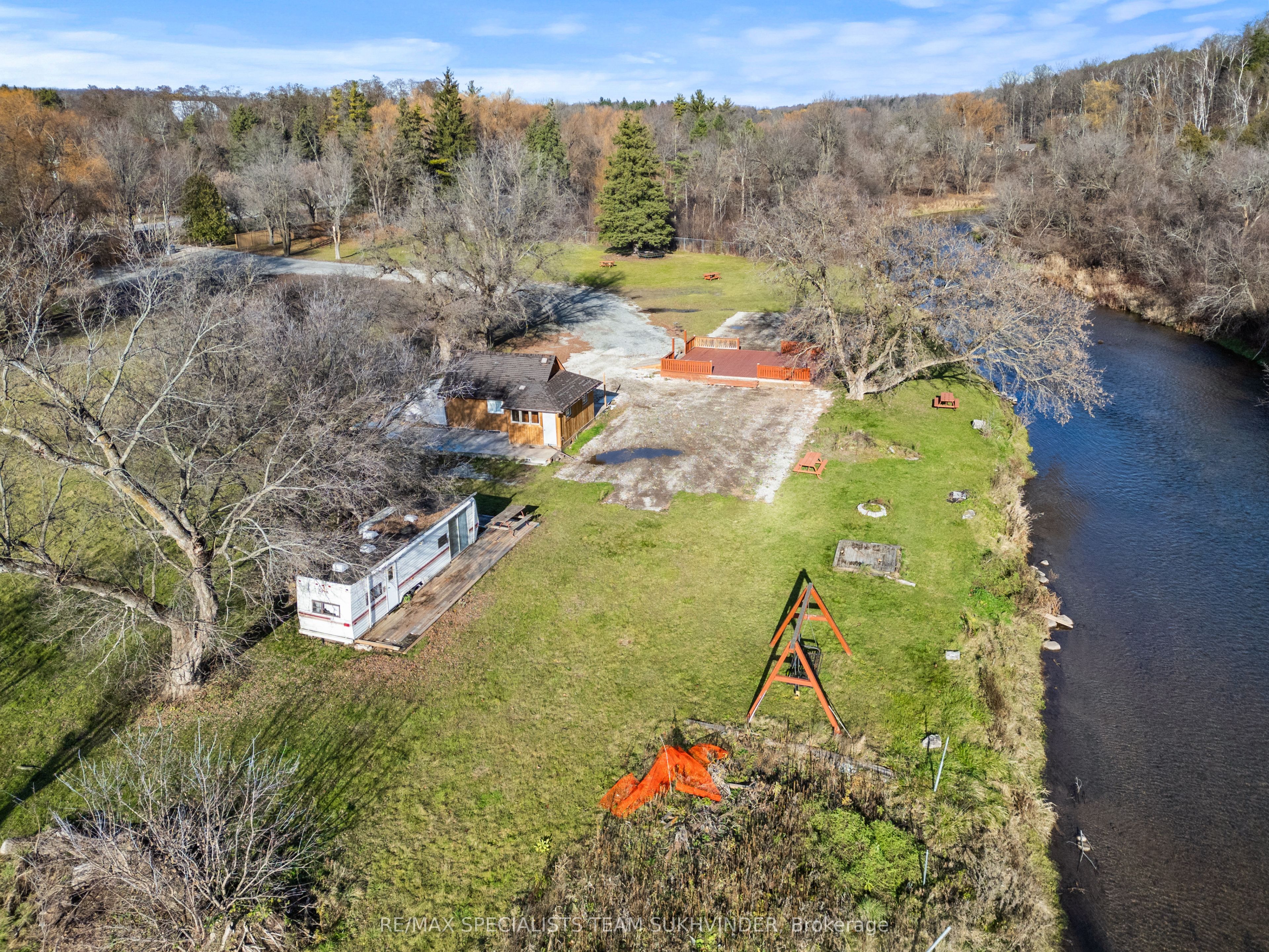 301 King Street Property Photo 11