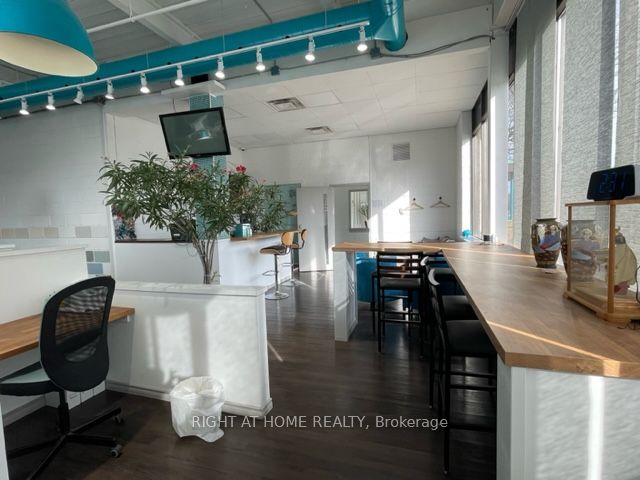 #a - 30 Fordhouse Boulevard Property Photo 6