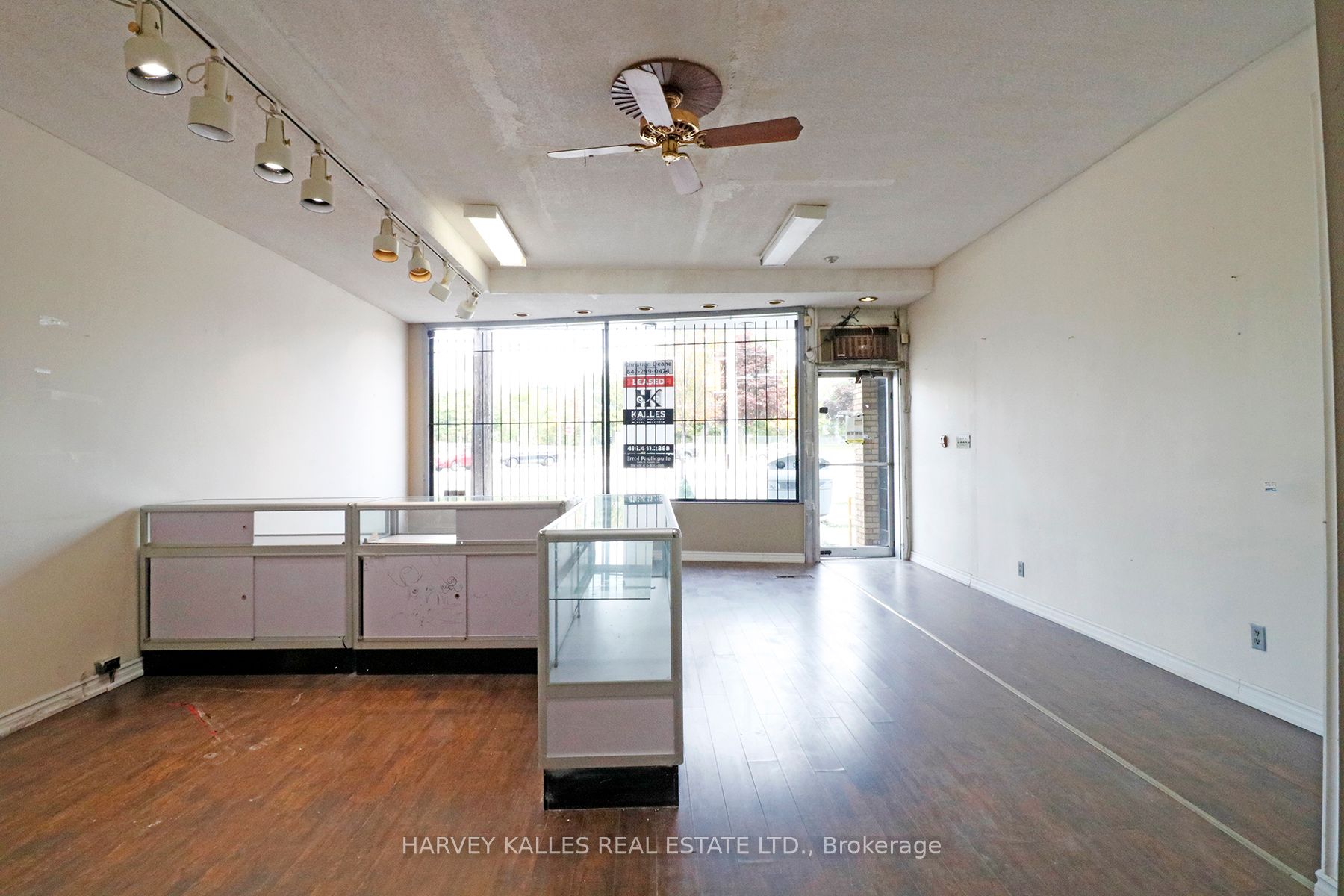 3811 Lake Shore Boulevard Property Photo 8