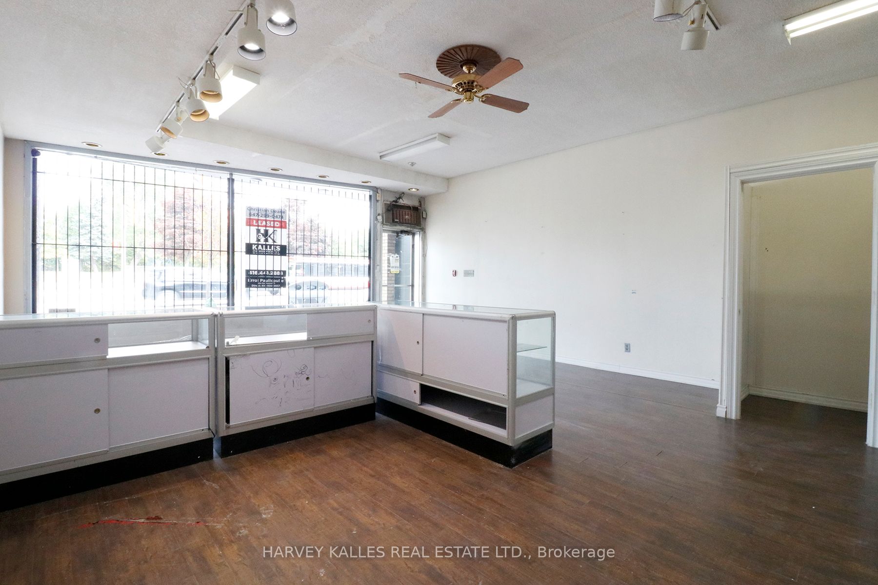 3811 Lake Shore Boulevard Property Photo 9