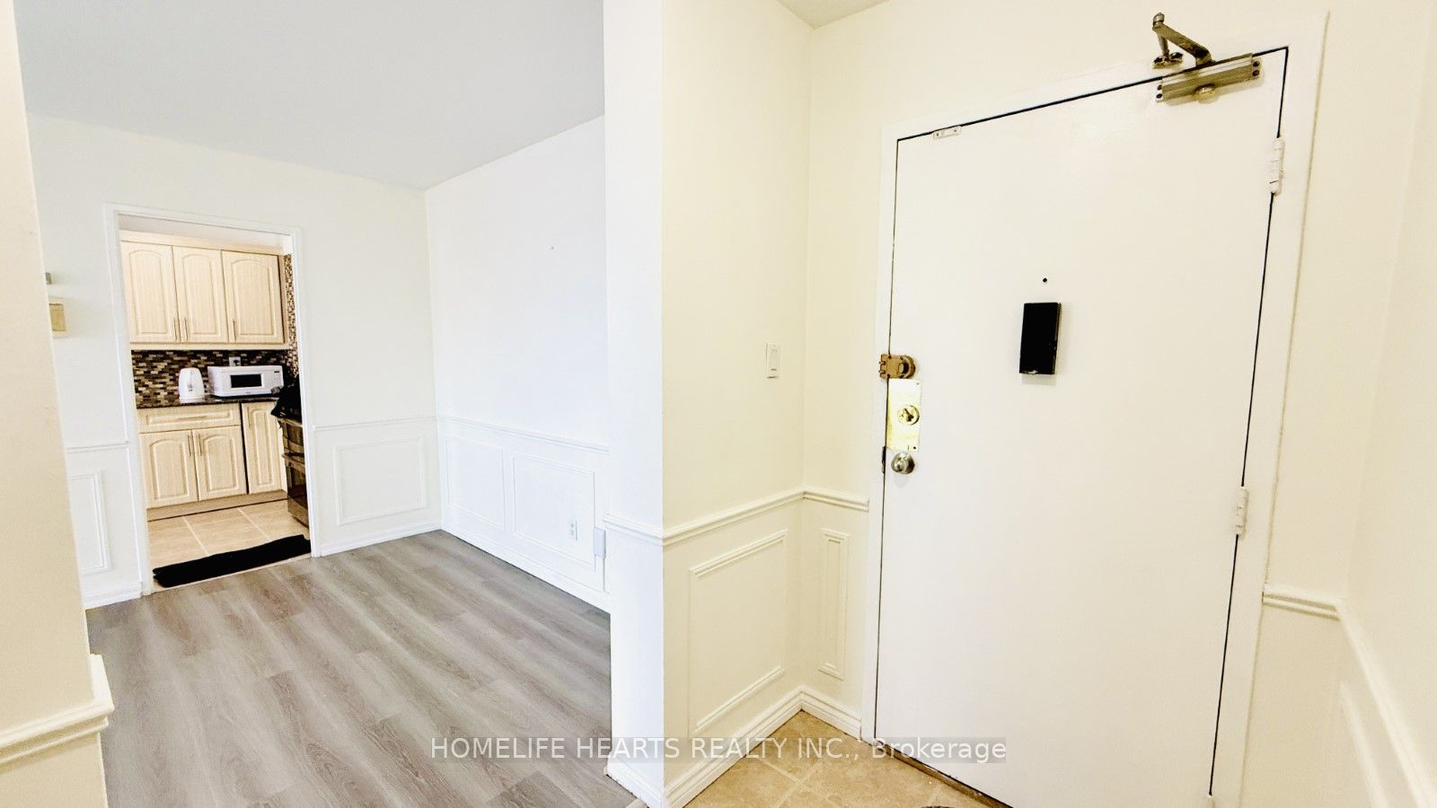 #1112 - 455 Sentinel Road Property Photo 4