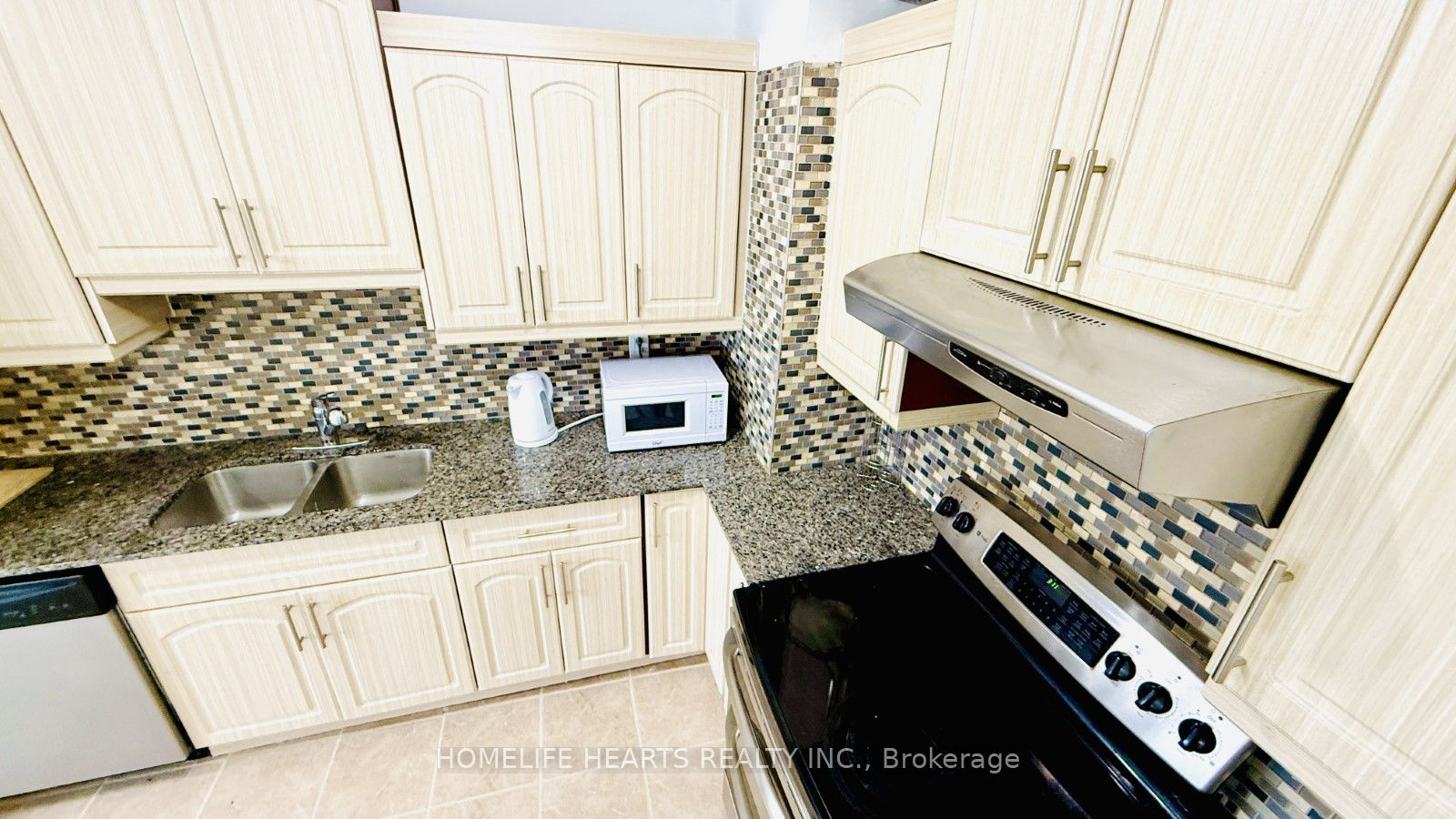 #1112 - 455 Sentinel Road Property Photo 6