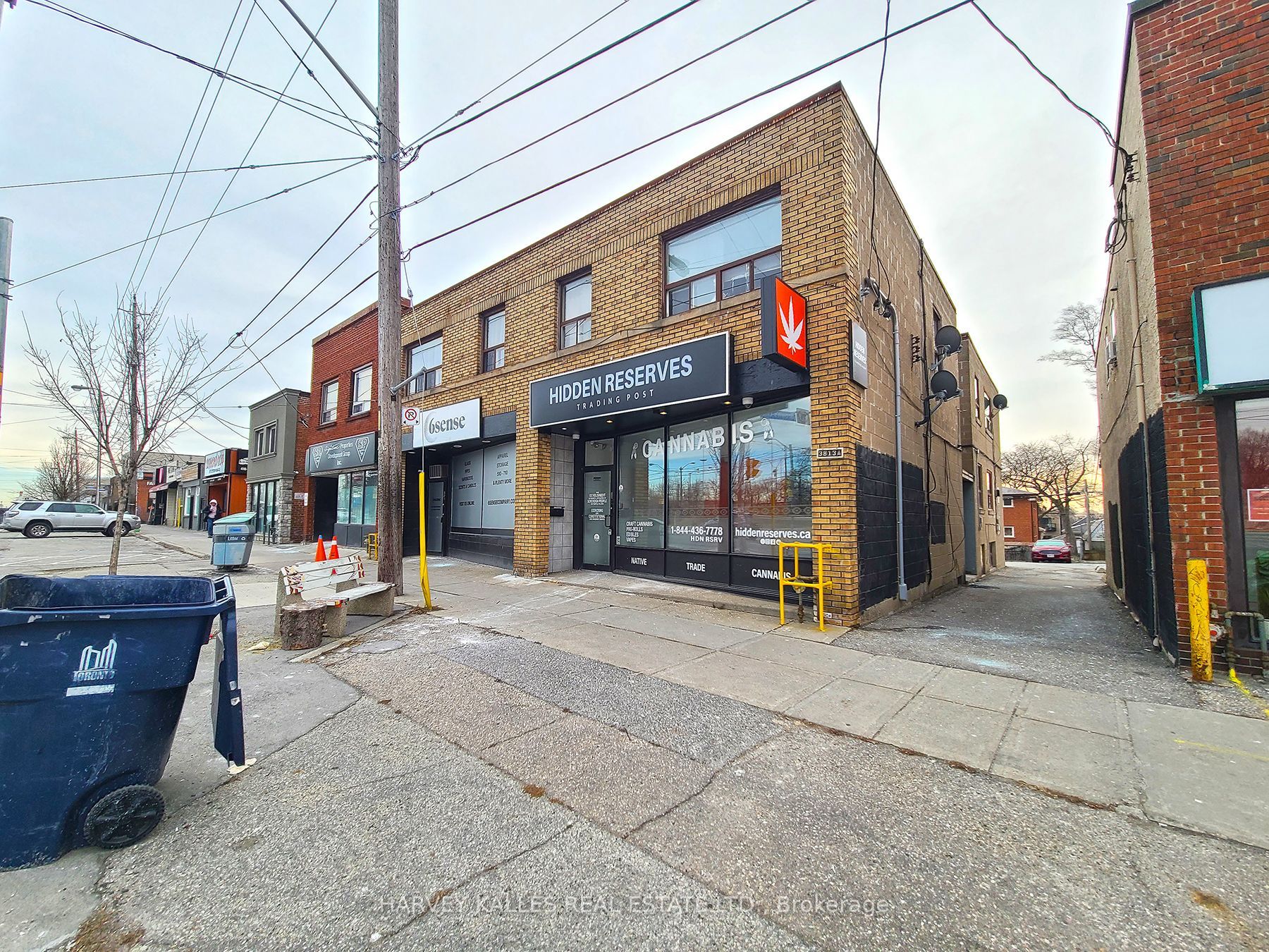 3813 Lake Shore Boulevard Property Photo 1