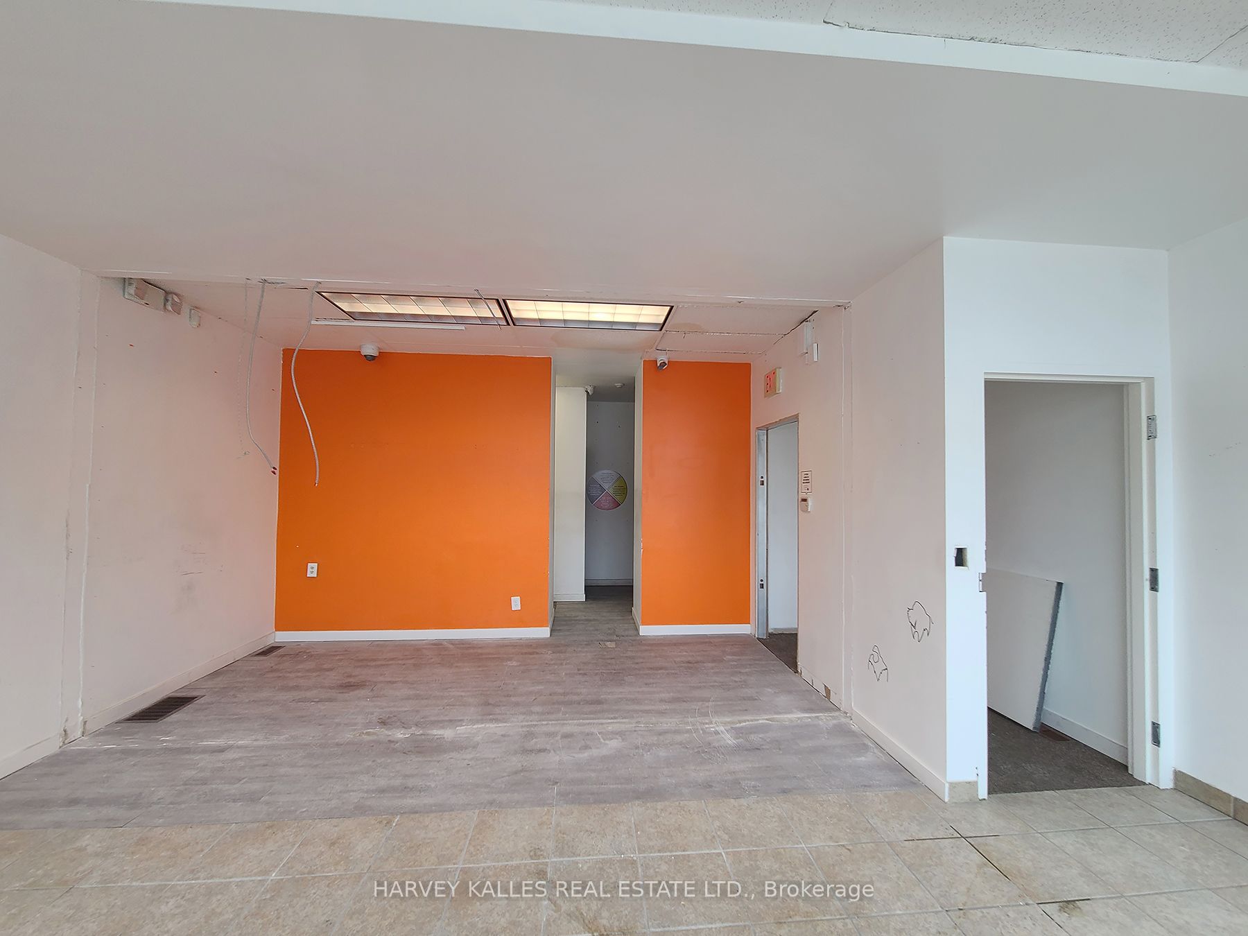 3813 Lake Shore Boulevard Property Photo 4