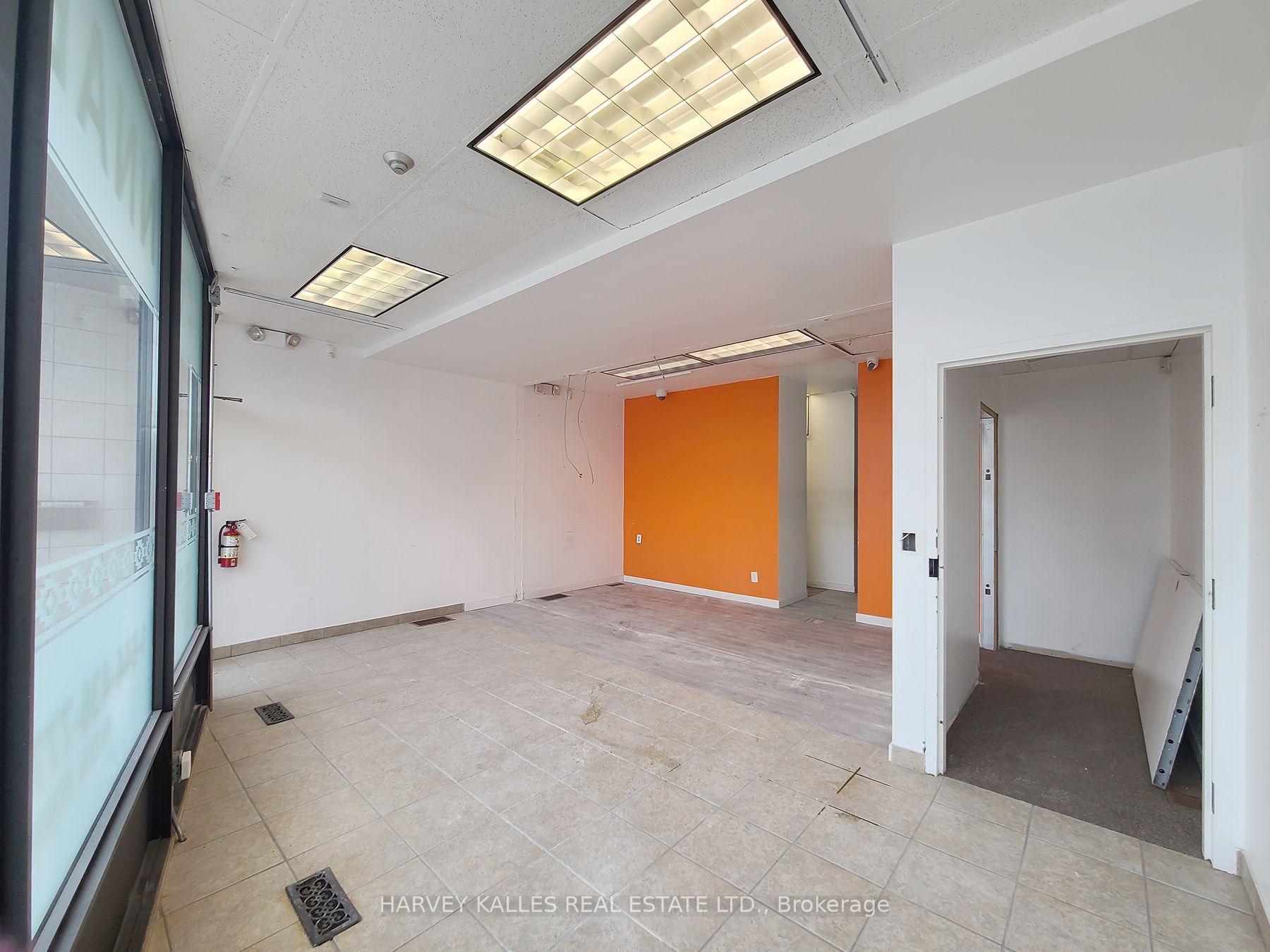3813 Lake Shore Boulevard Property Photo 6