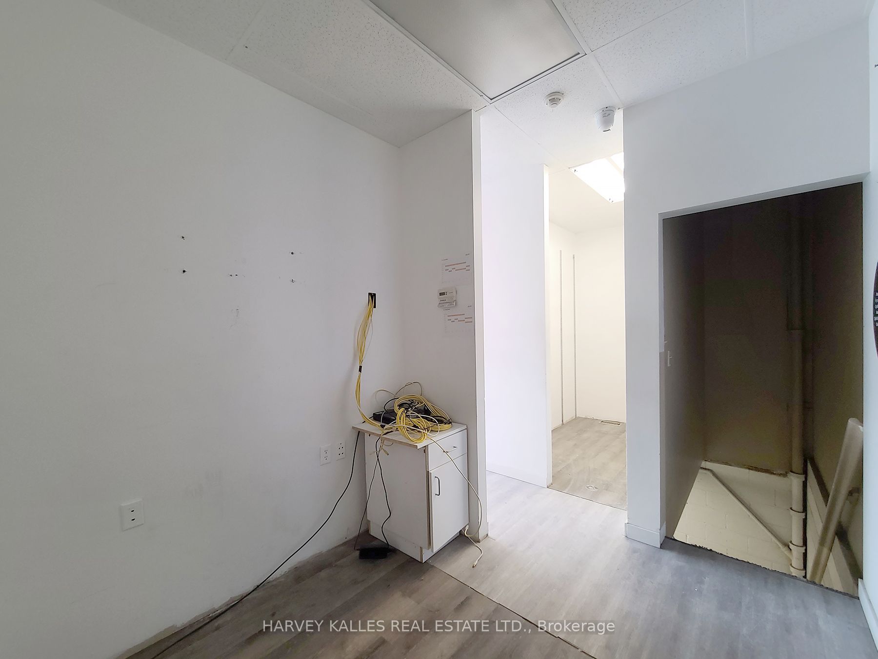 3813 Lake Shore Boulevard Property Photo 9