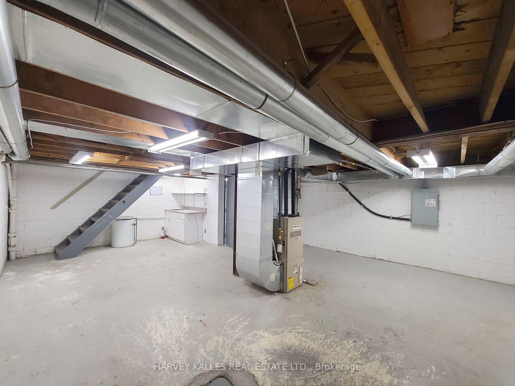 3813 Lake Shore Boulevard Property Photo 15