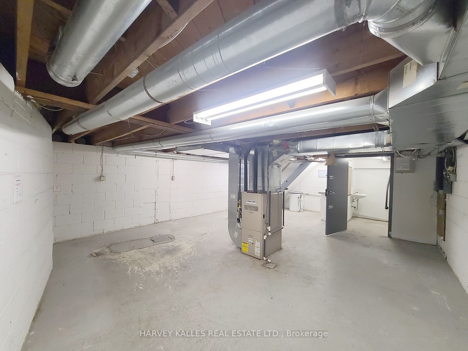 3813 Lake Shore Boulevard Property Photo 16