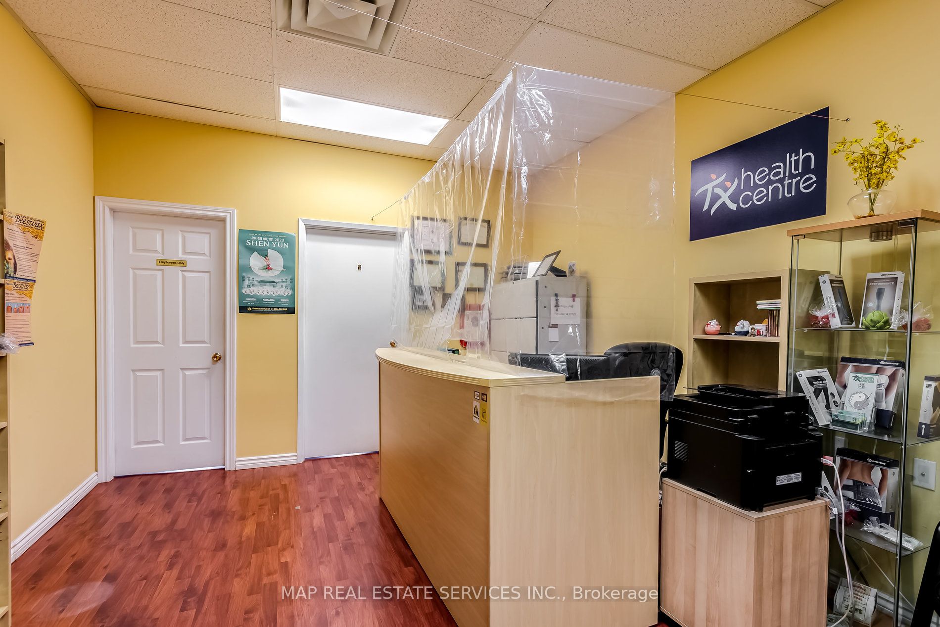 #room 1a - 2272 Bloor Street Property Photo 3