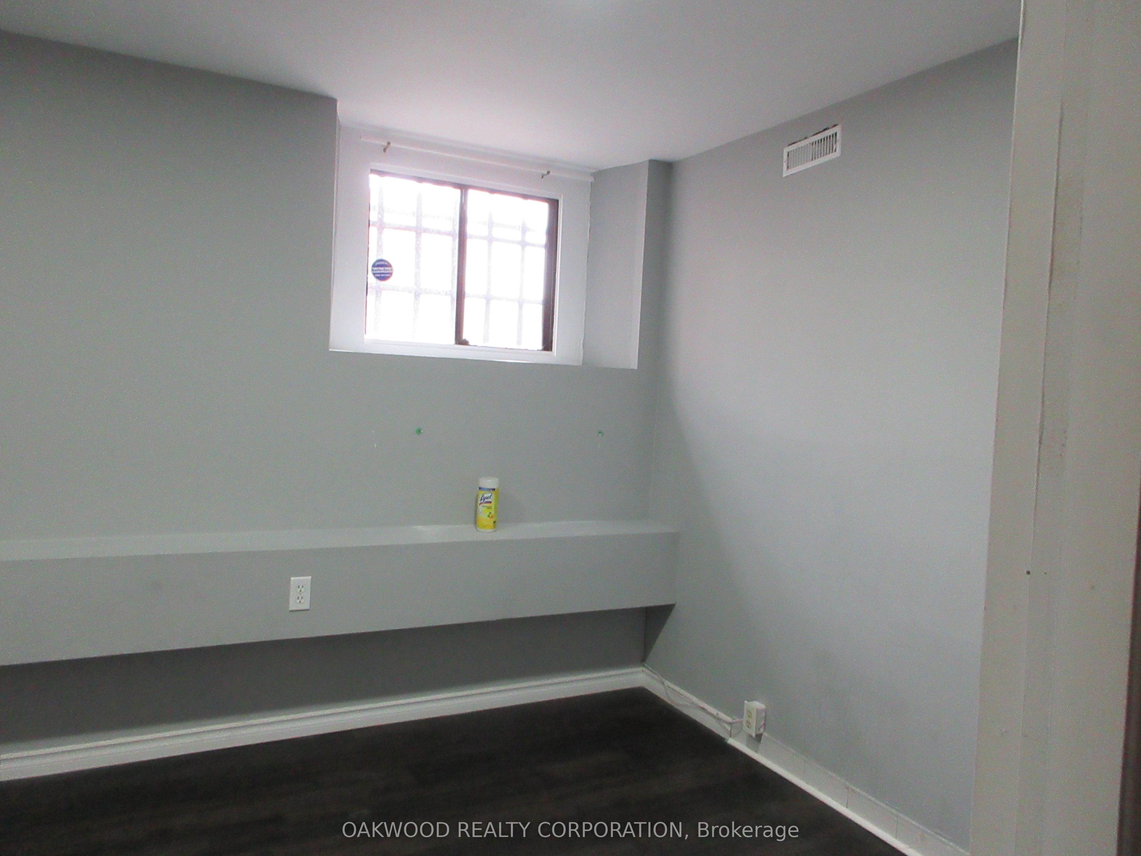 #a - 47 Queen Street Property Photo 17