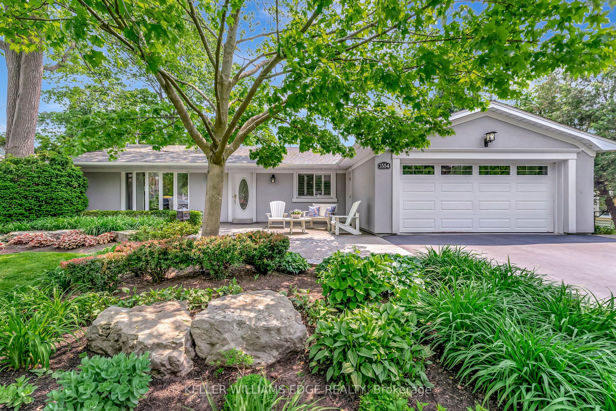 1554 Venetia Dr Property Photo 4