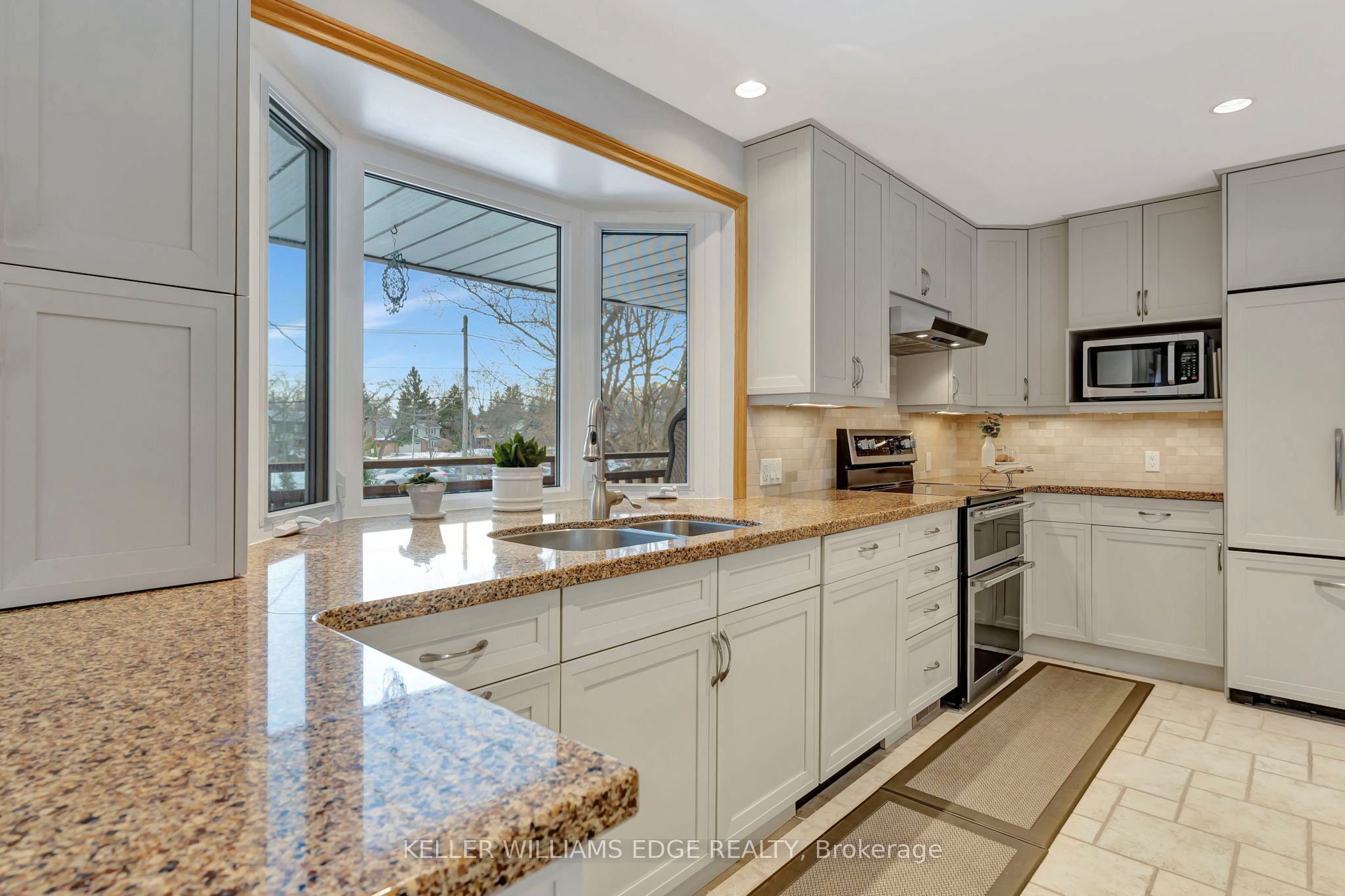 1554 Venetia Dr Property Photo 11