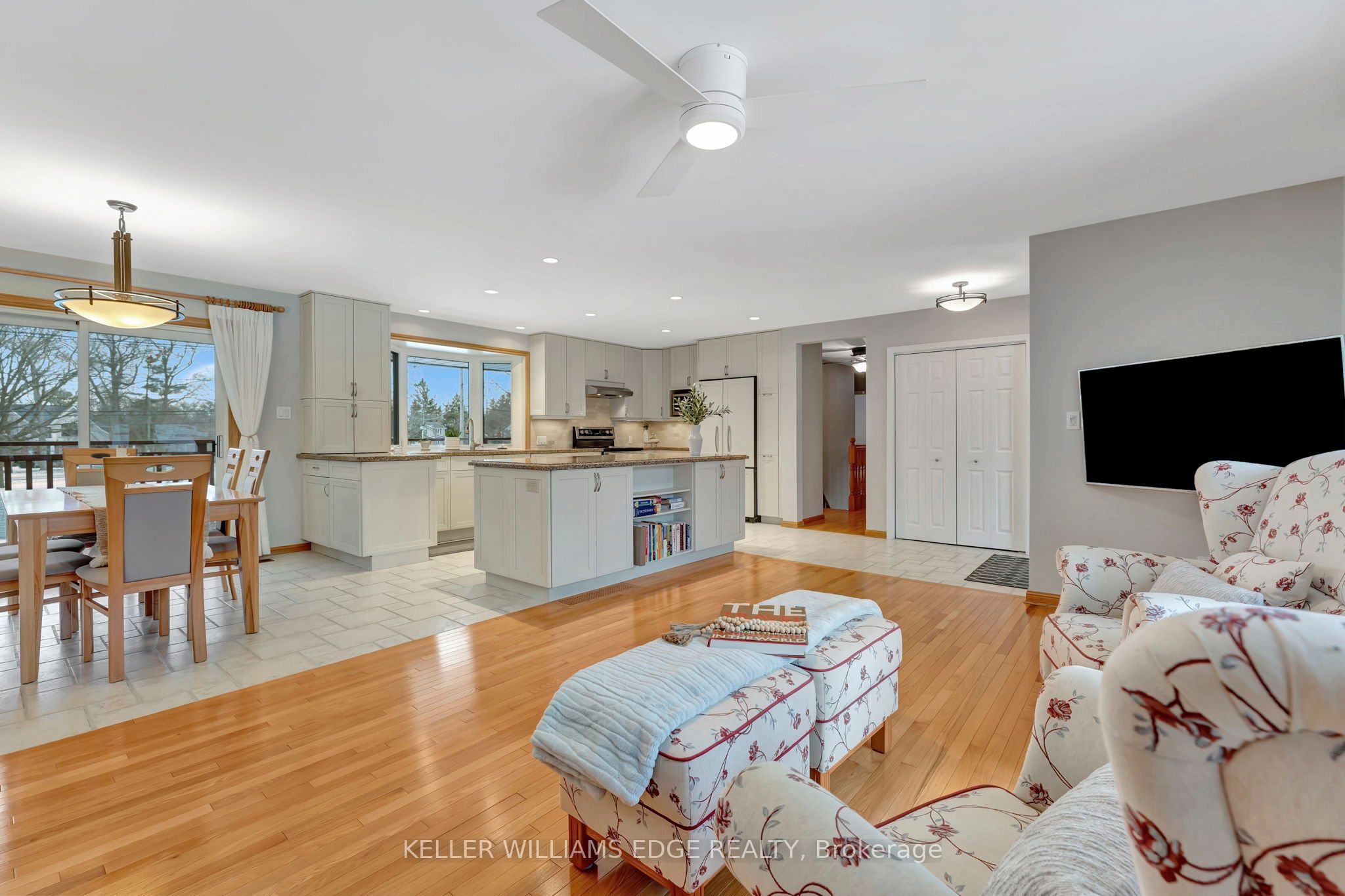 1554 Venetia Dr Property Photo 15