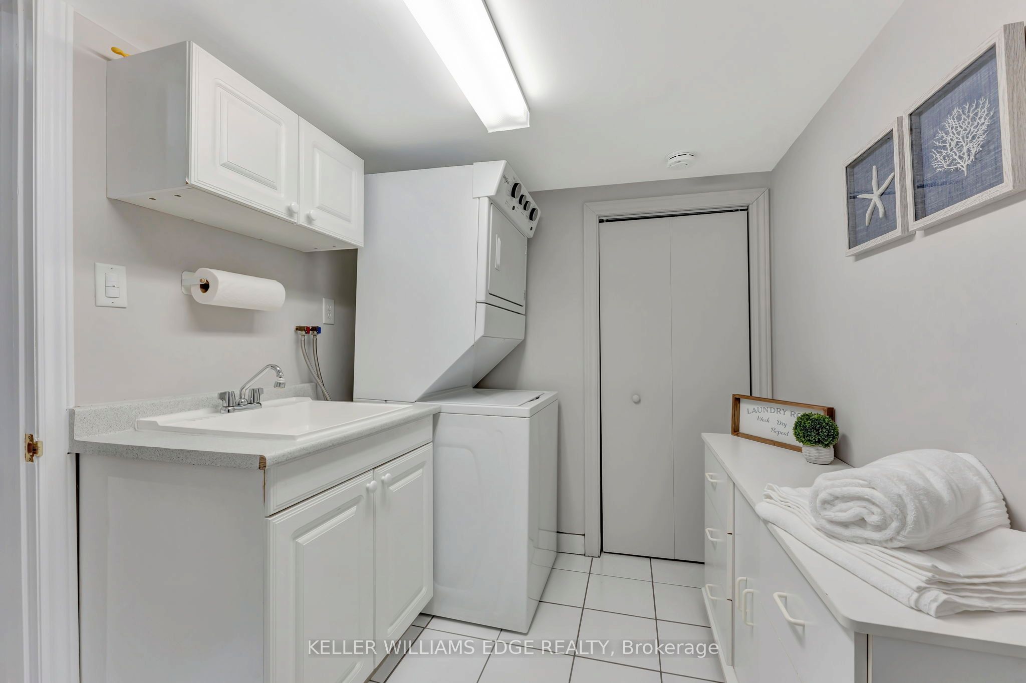 1554 Venetia Dr Property Photo 28