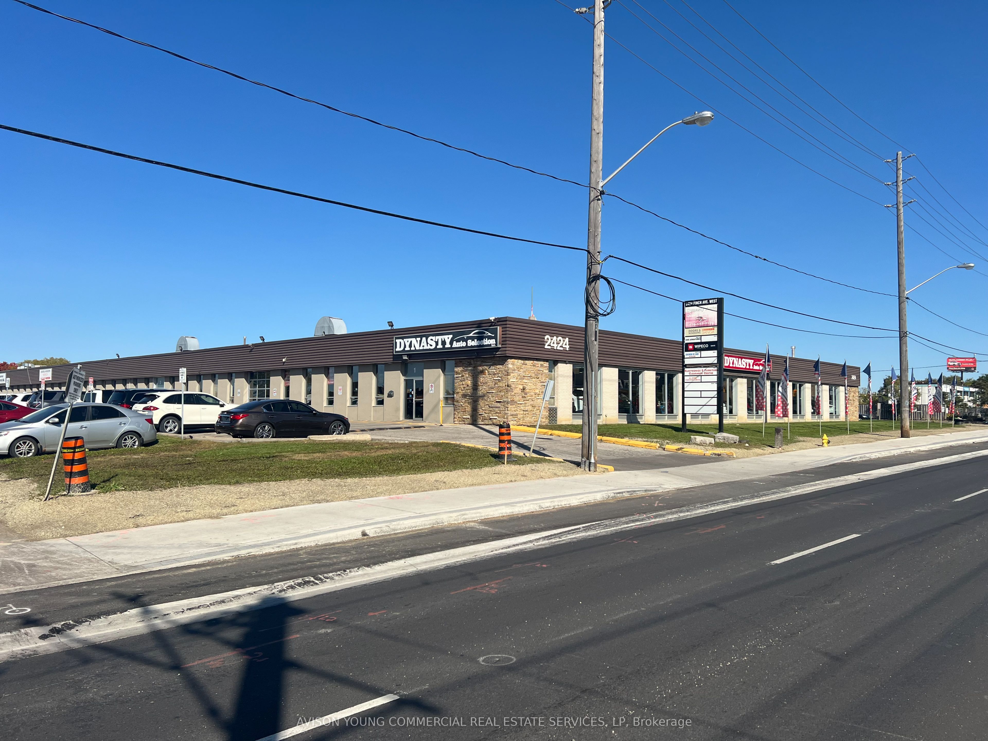#3 - 2424 Finch Avenue Property Photo 1