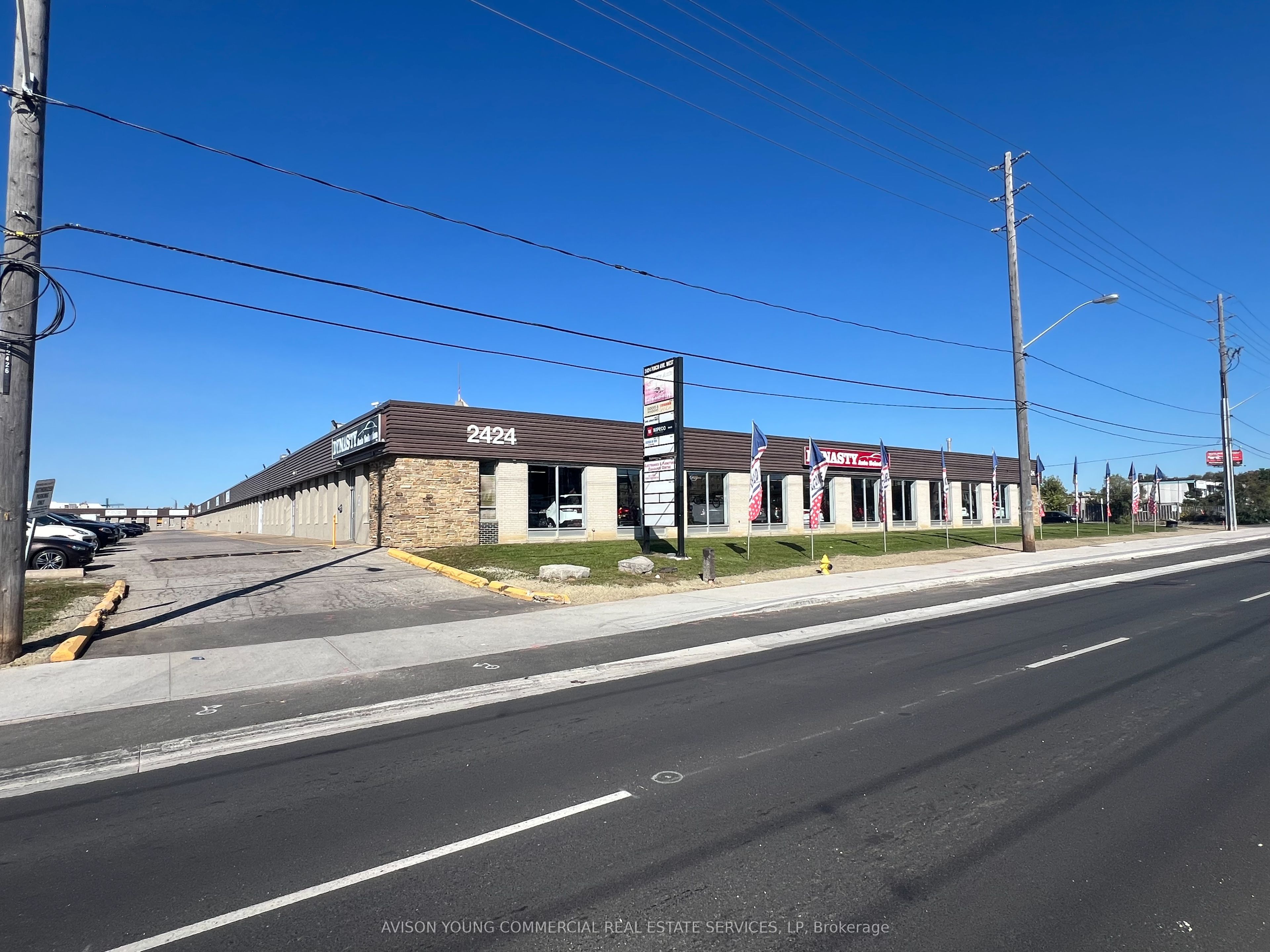 #3 - 2424 Finch Avenue Property Photo 2