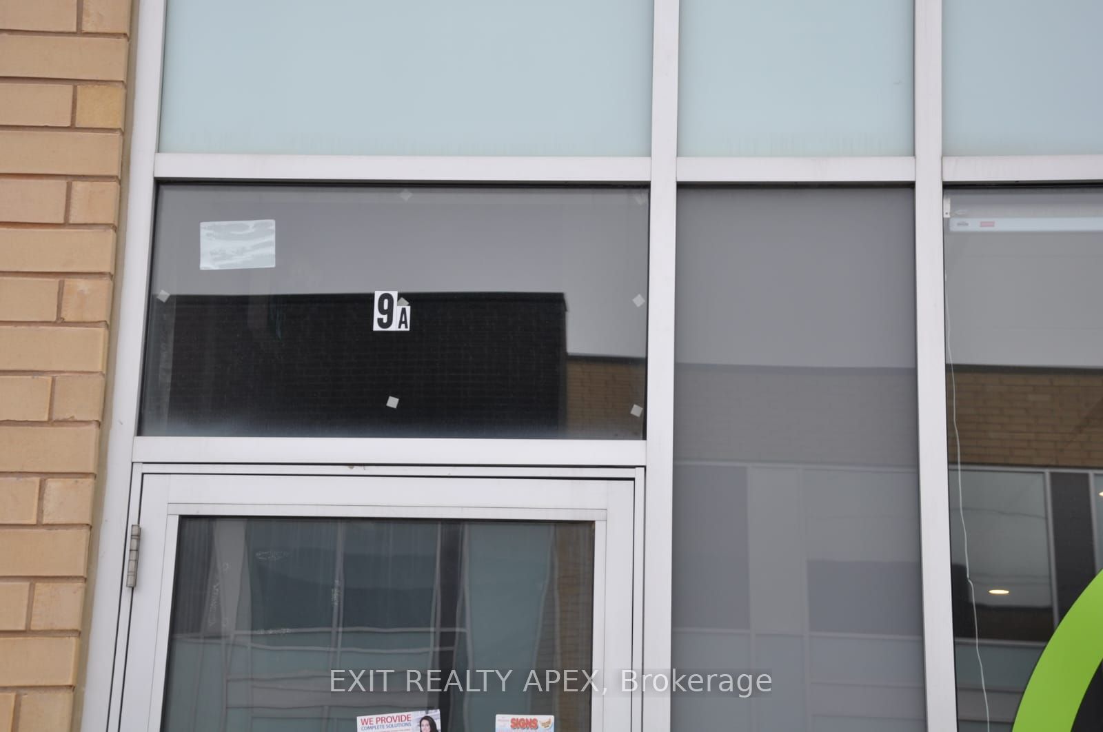 #9a - 1185 Queensway E Property Photo 3