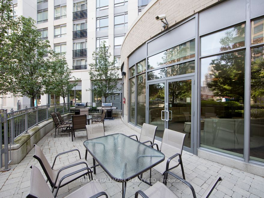 #1202 - 5191 Dundas Street Property Photo 22