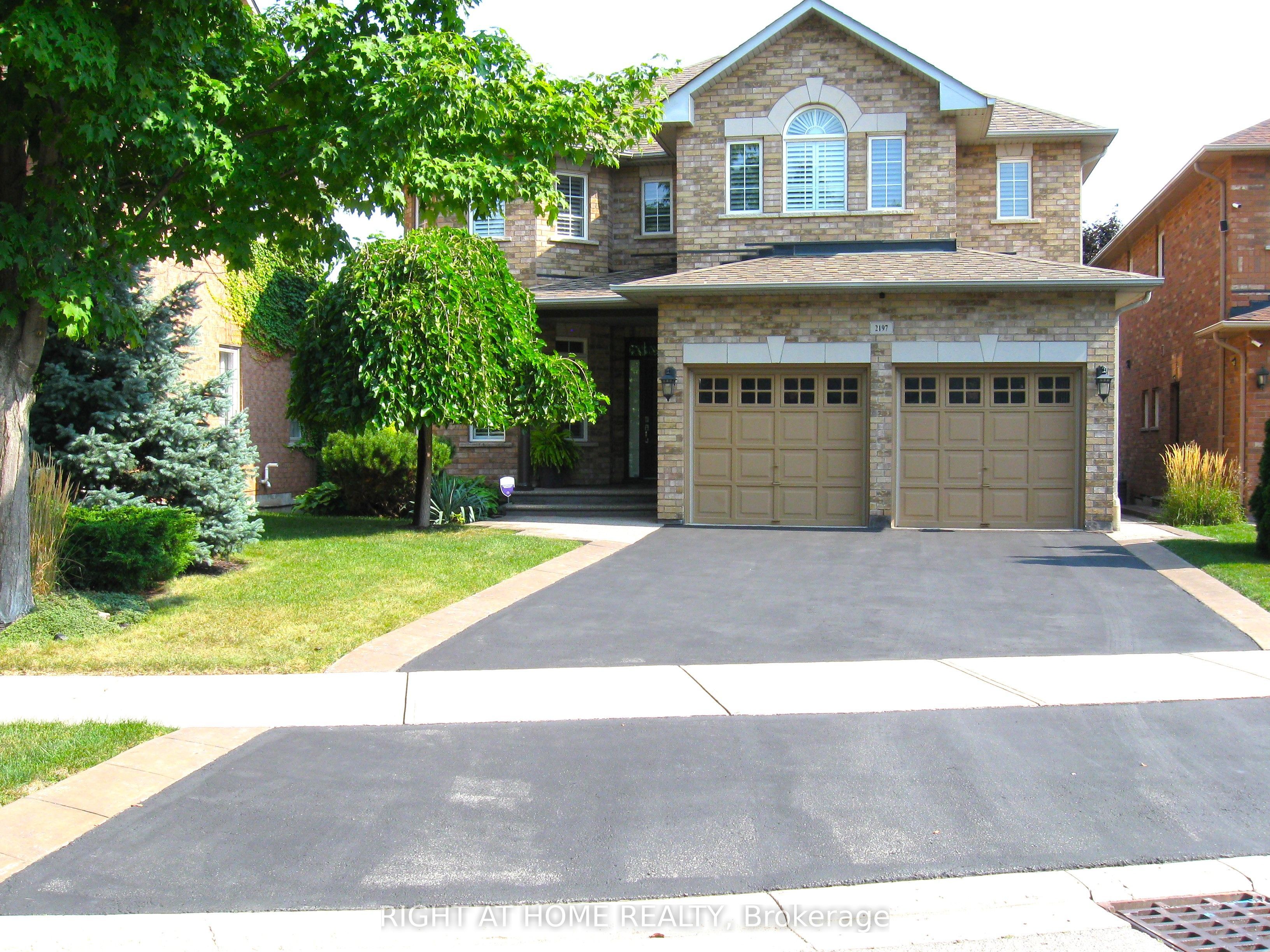 2197 Whitecliffe Way Property Photo 1