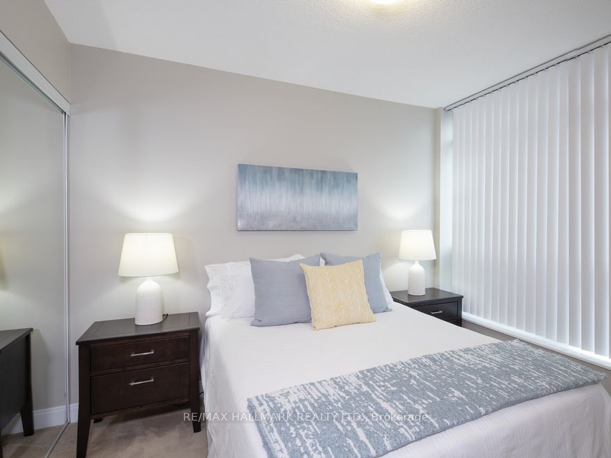 #1605 - 5191 Dundas Street Property Photo 5