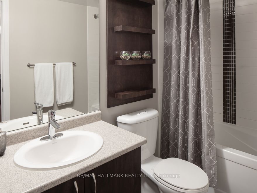 #1605 - 5191 Dundas Street Property Photo 6