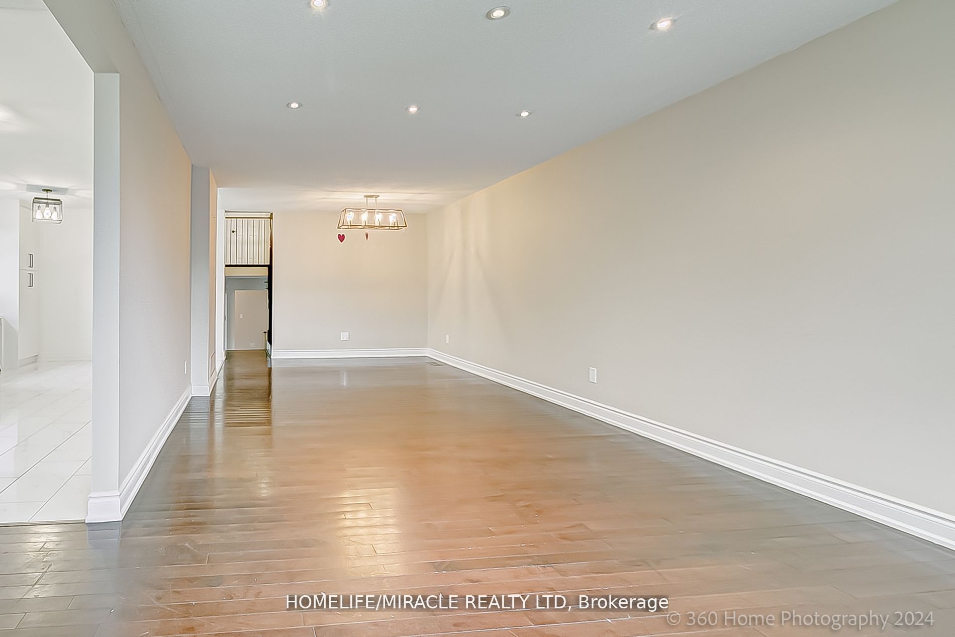 581 Hayward Cres Property Photo 5