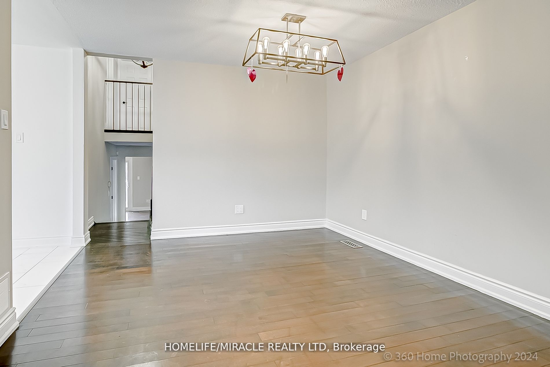581 Hayward Cres Property Photo 7