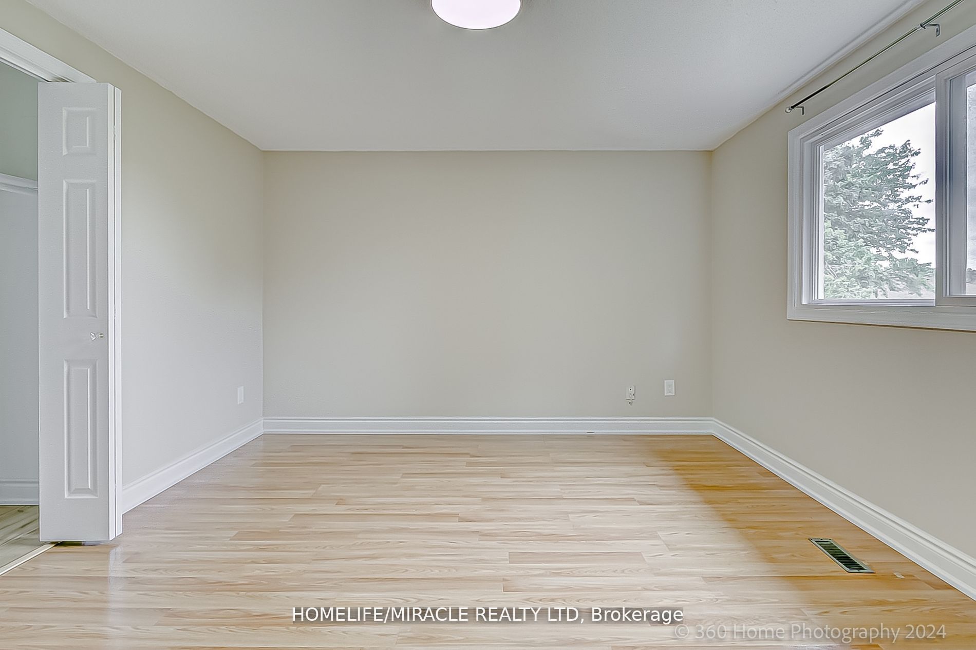 581 Hayward Cres Property Photo 15