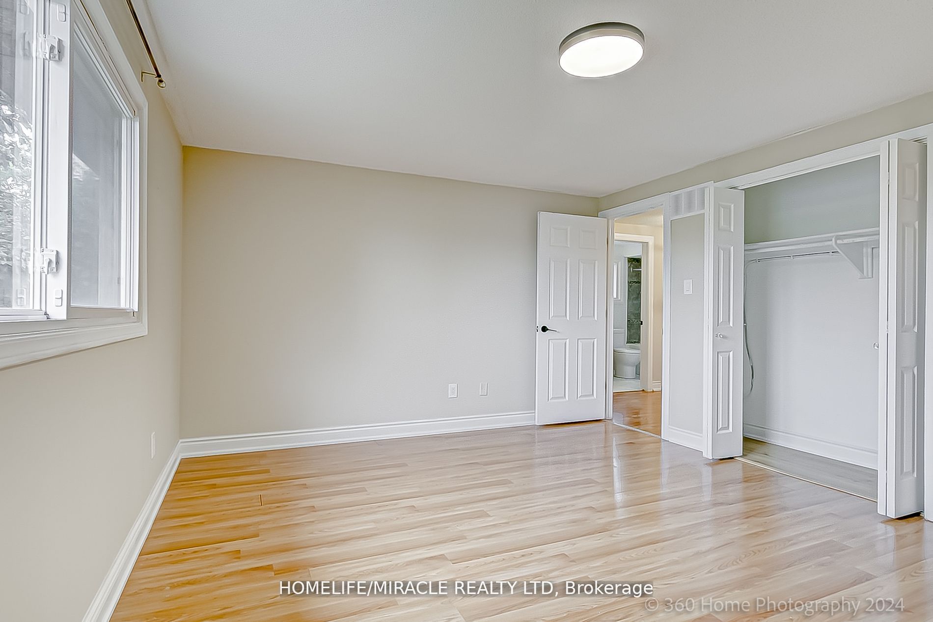 581 Hayward Cres Property Photo 16