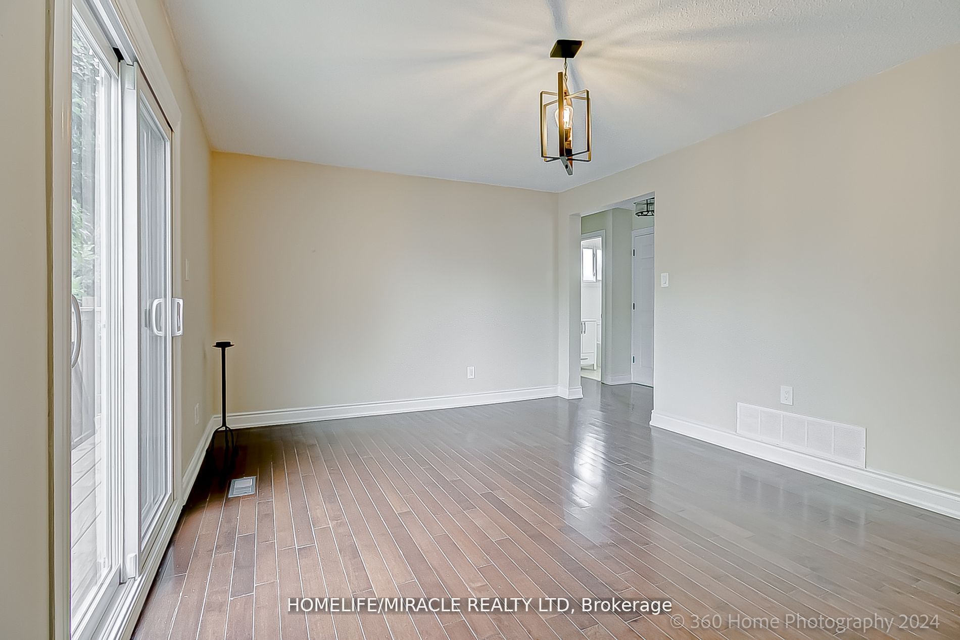 581 Hayward Cres Property Photo 20