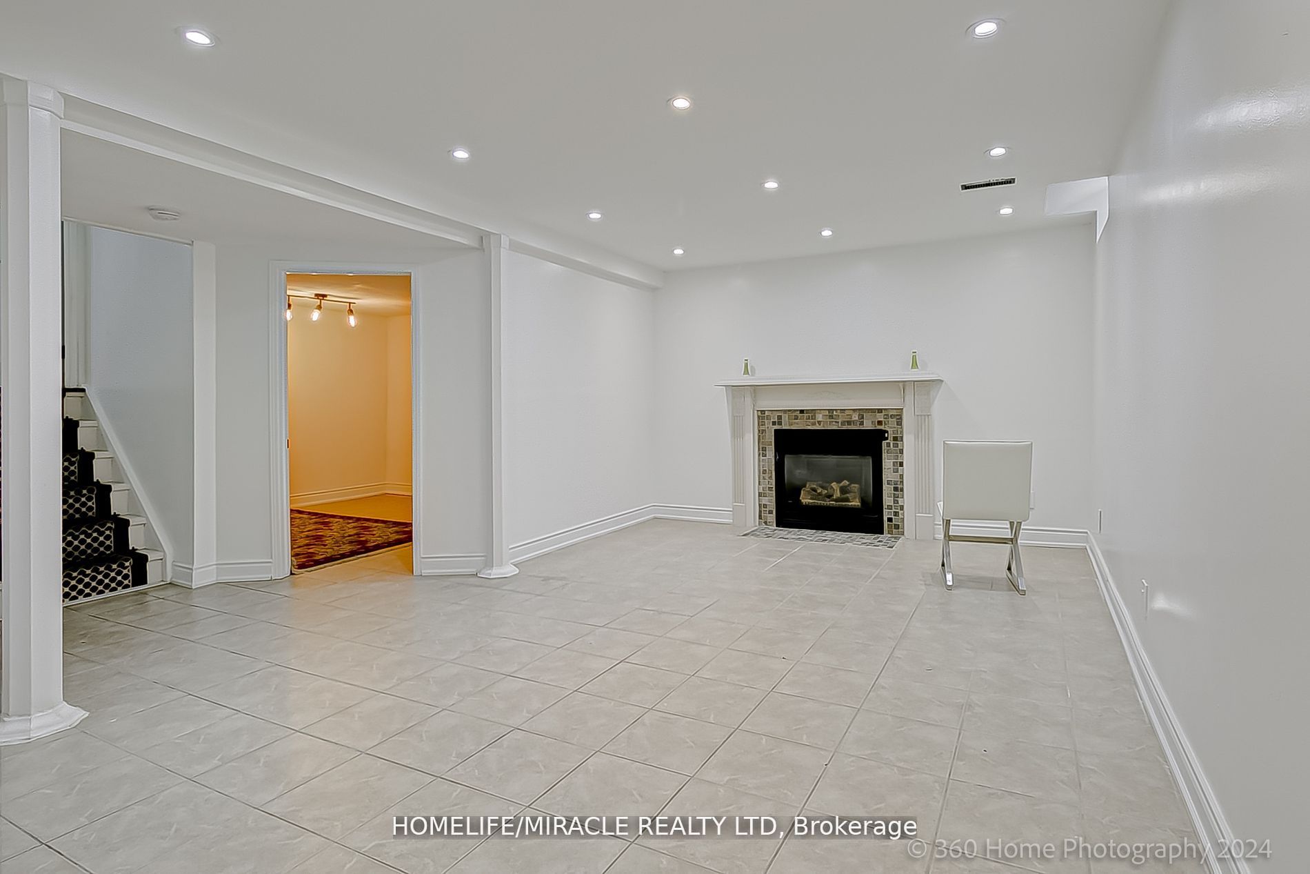 581 Hayward Cres Property Photo 26