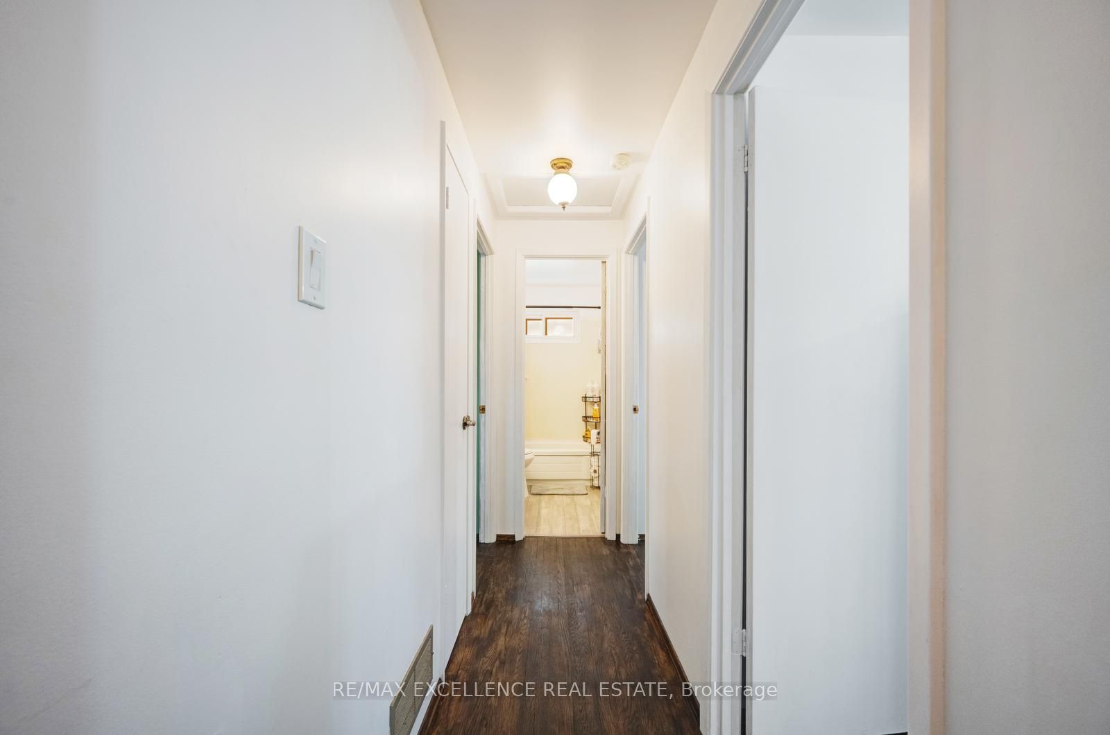 102 Rutherford Rd N Property Photo 29