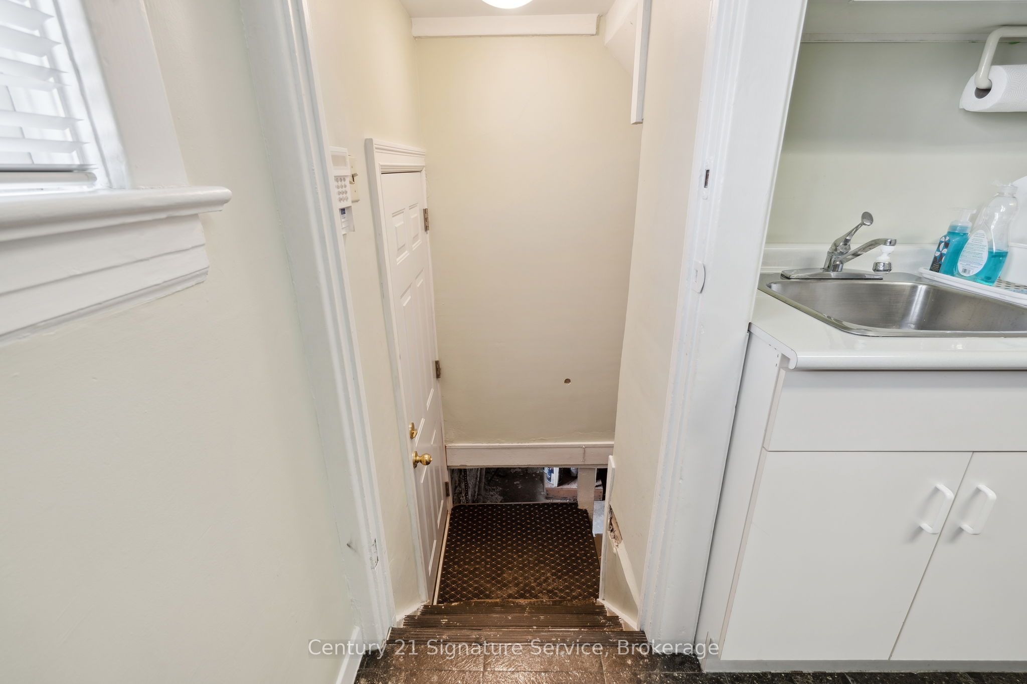 5 Church Street Property Photo 16