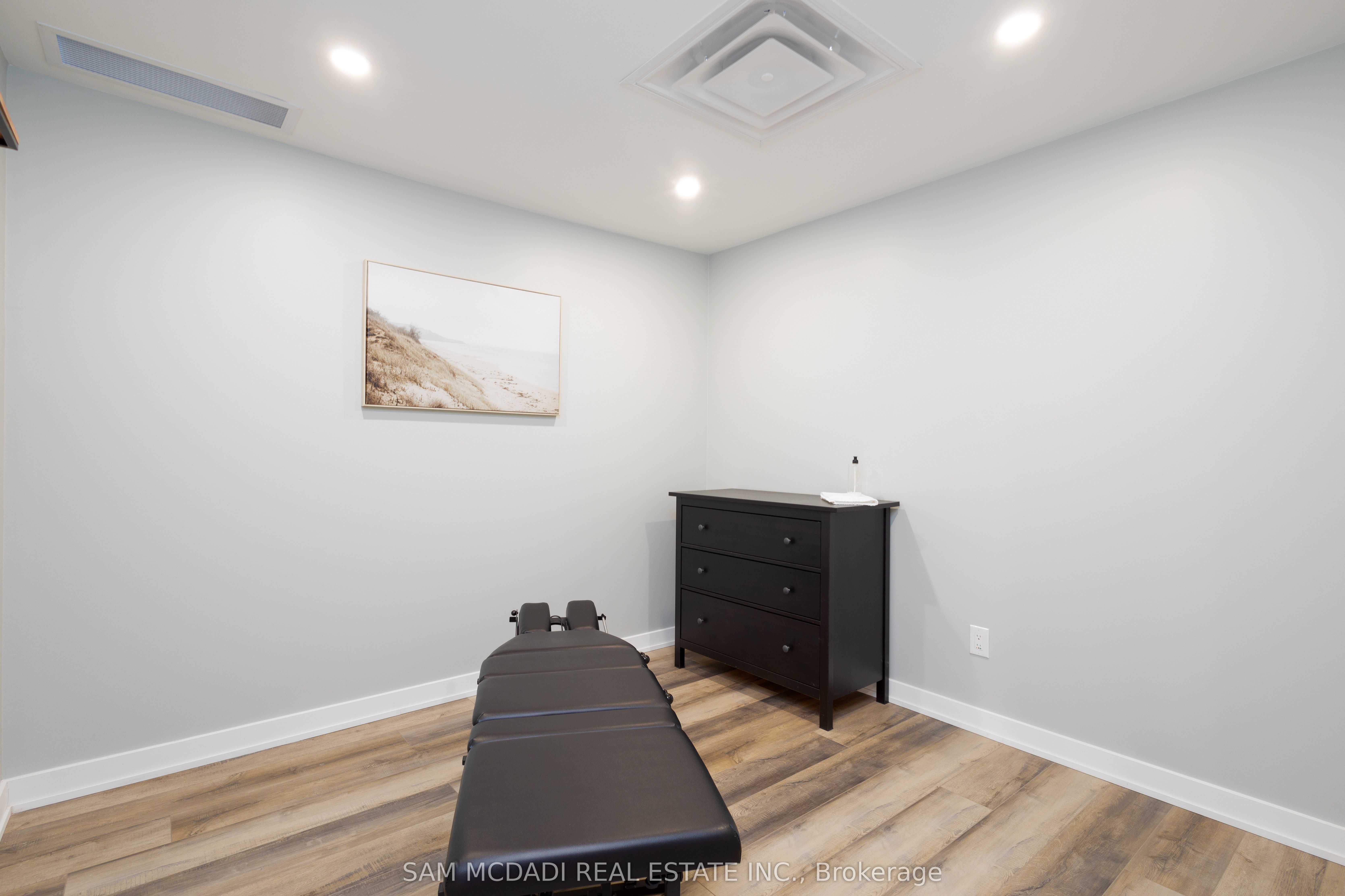 #4 - 3466 Mavis Road Property Photo 14