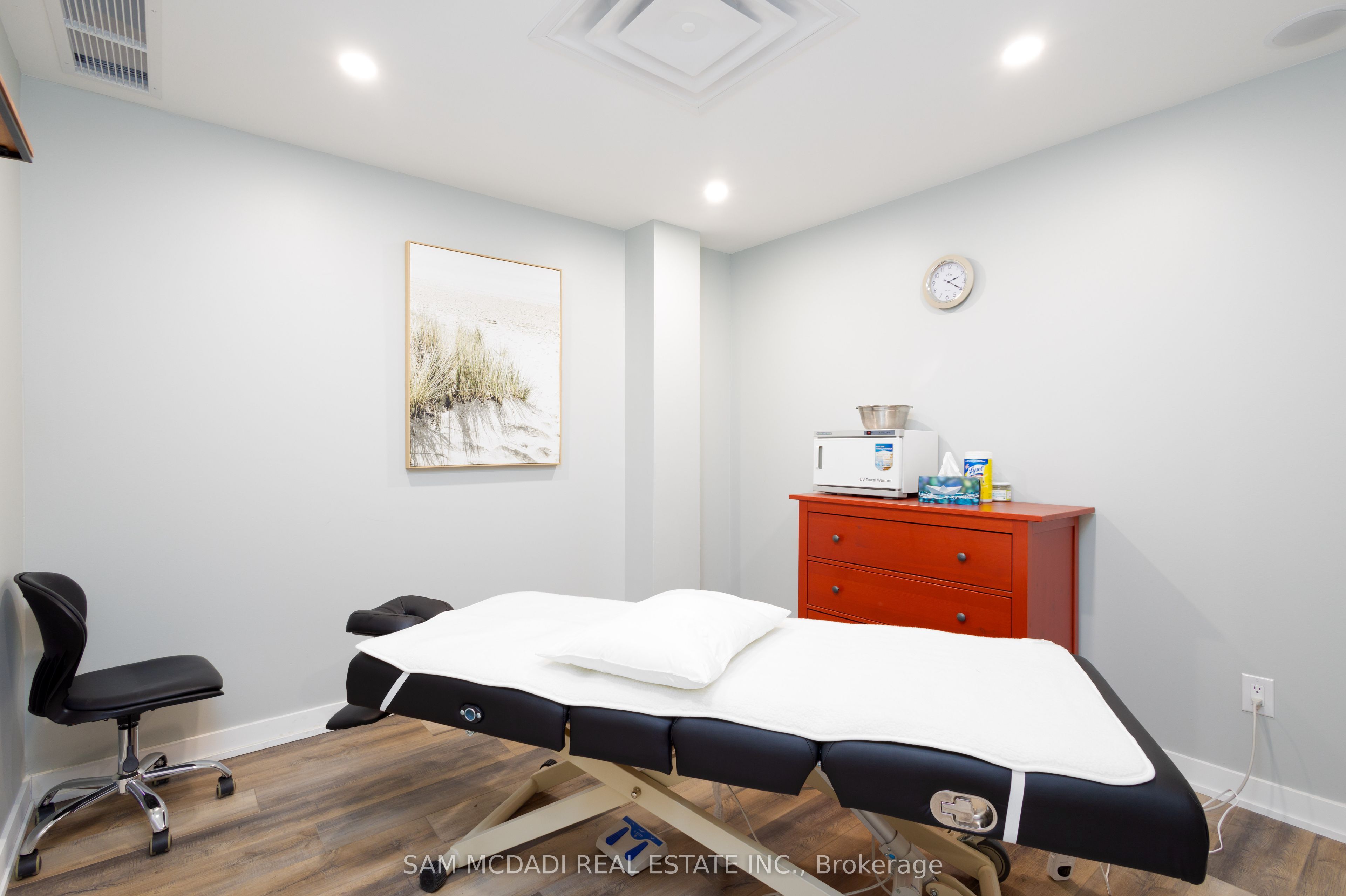 #4 - 3466 Mavis Road Property Photo 17