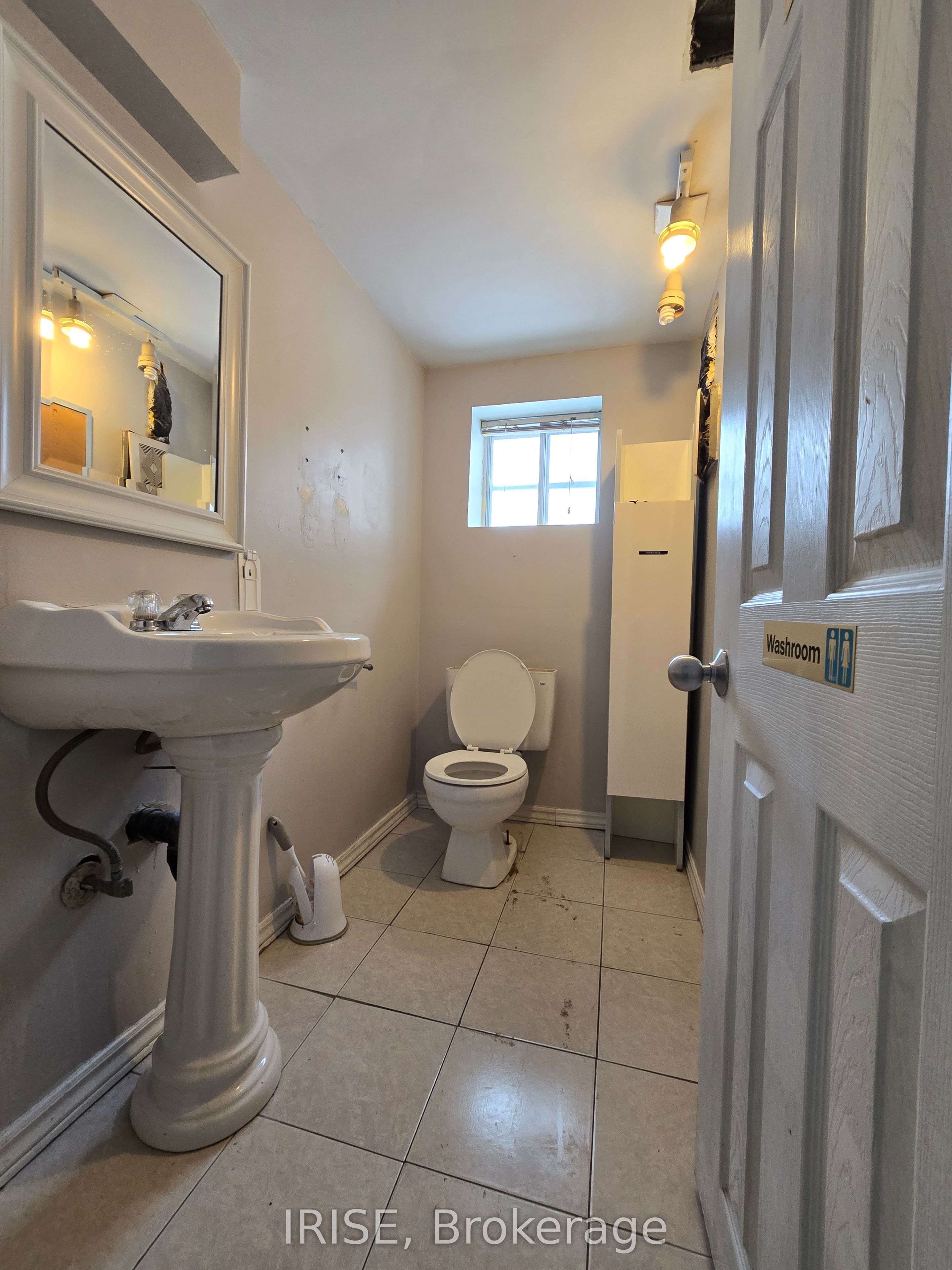 3825 Bloor Street Property Photo 4