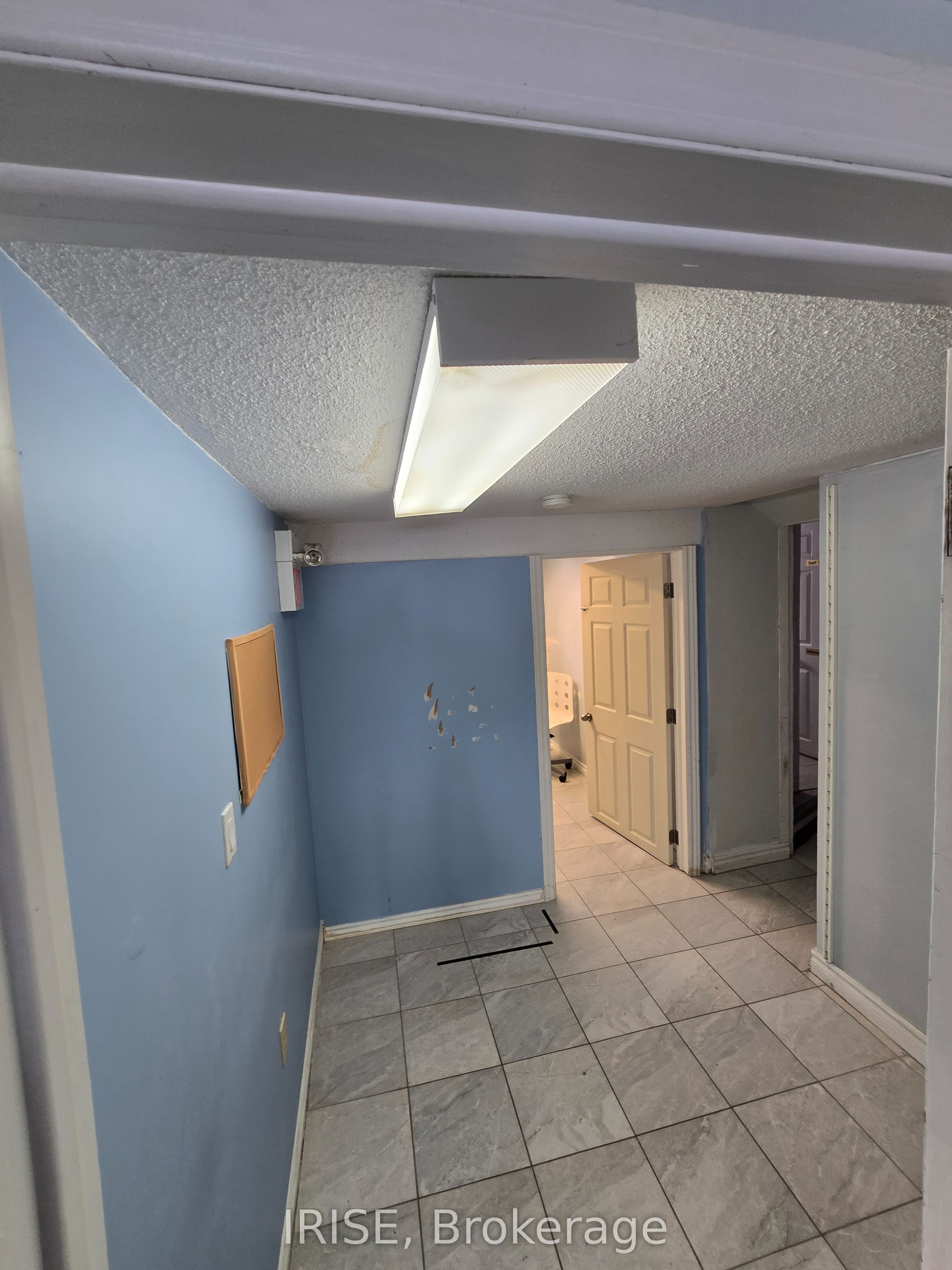 3825 Bloor Street Property Photo 6