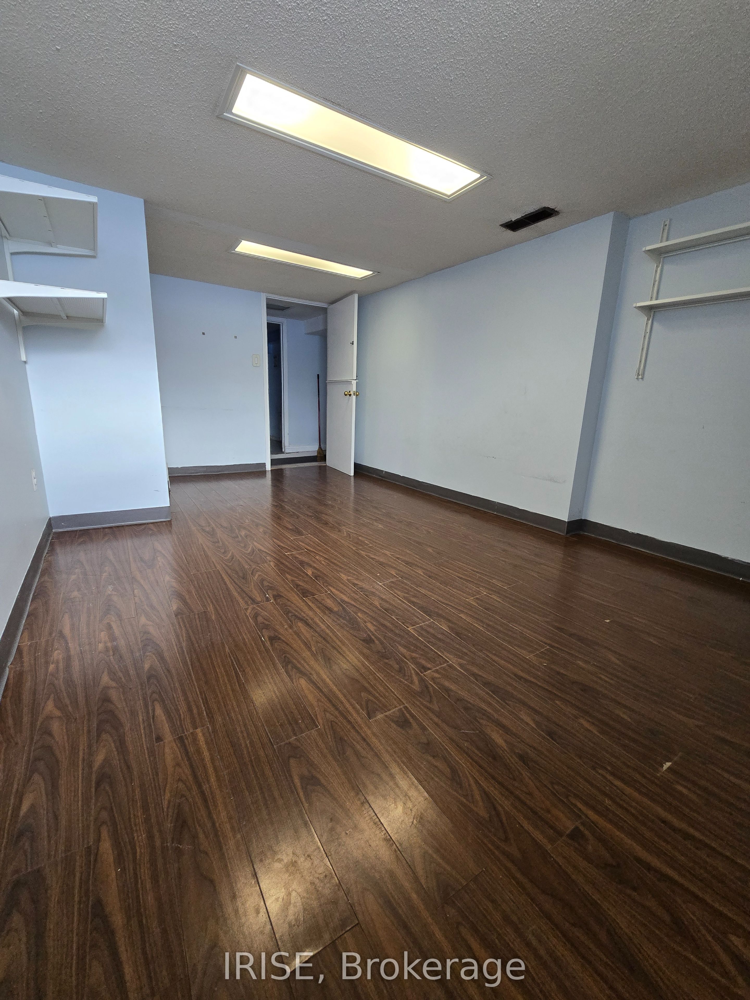 3825 Bloor Street Property Photo 14