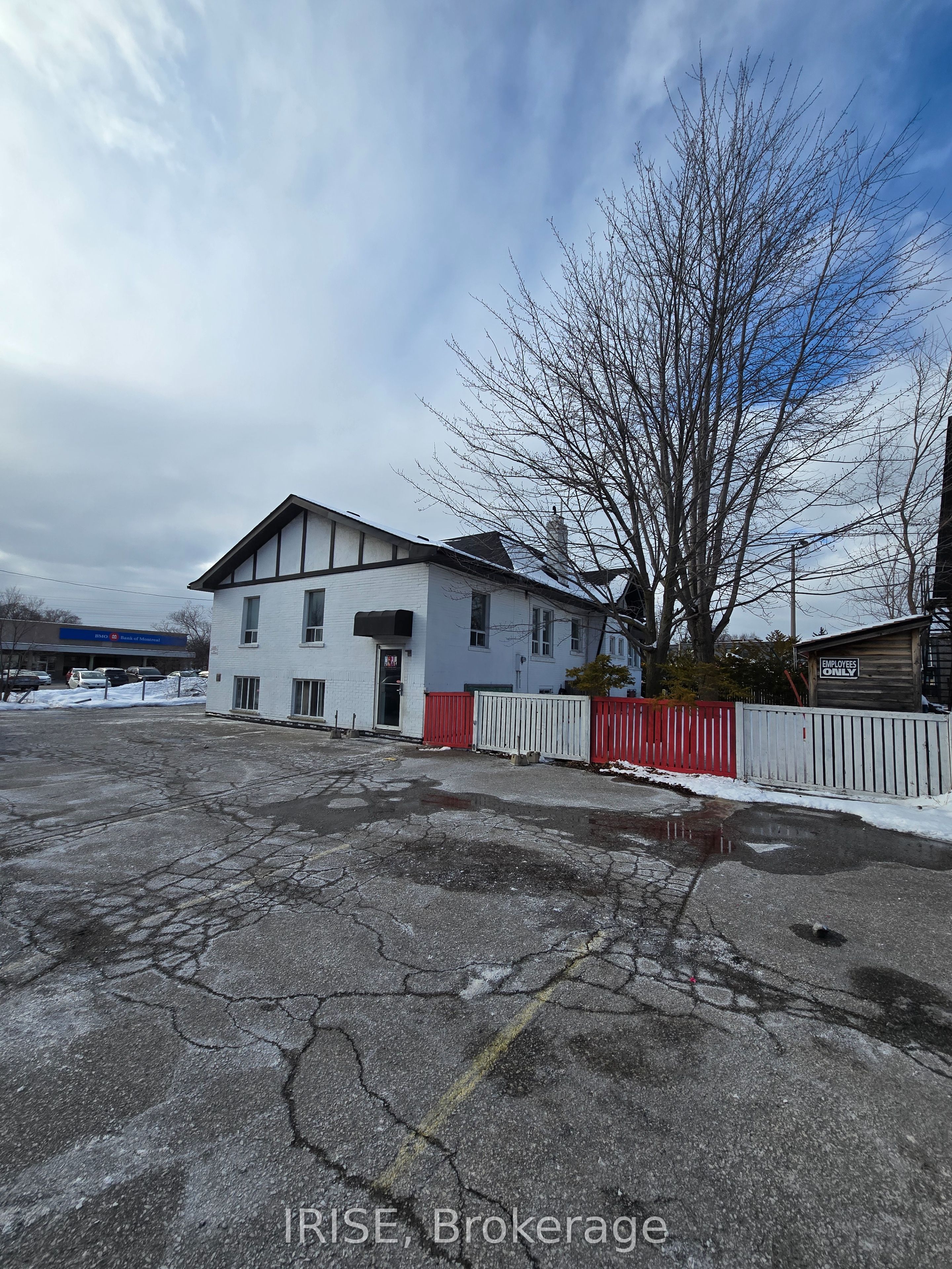 3825 Bloor Street Property Photo 20