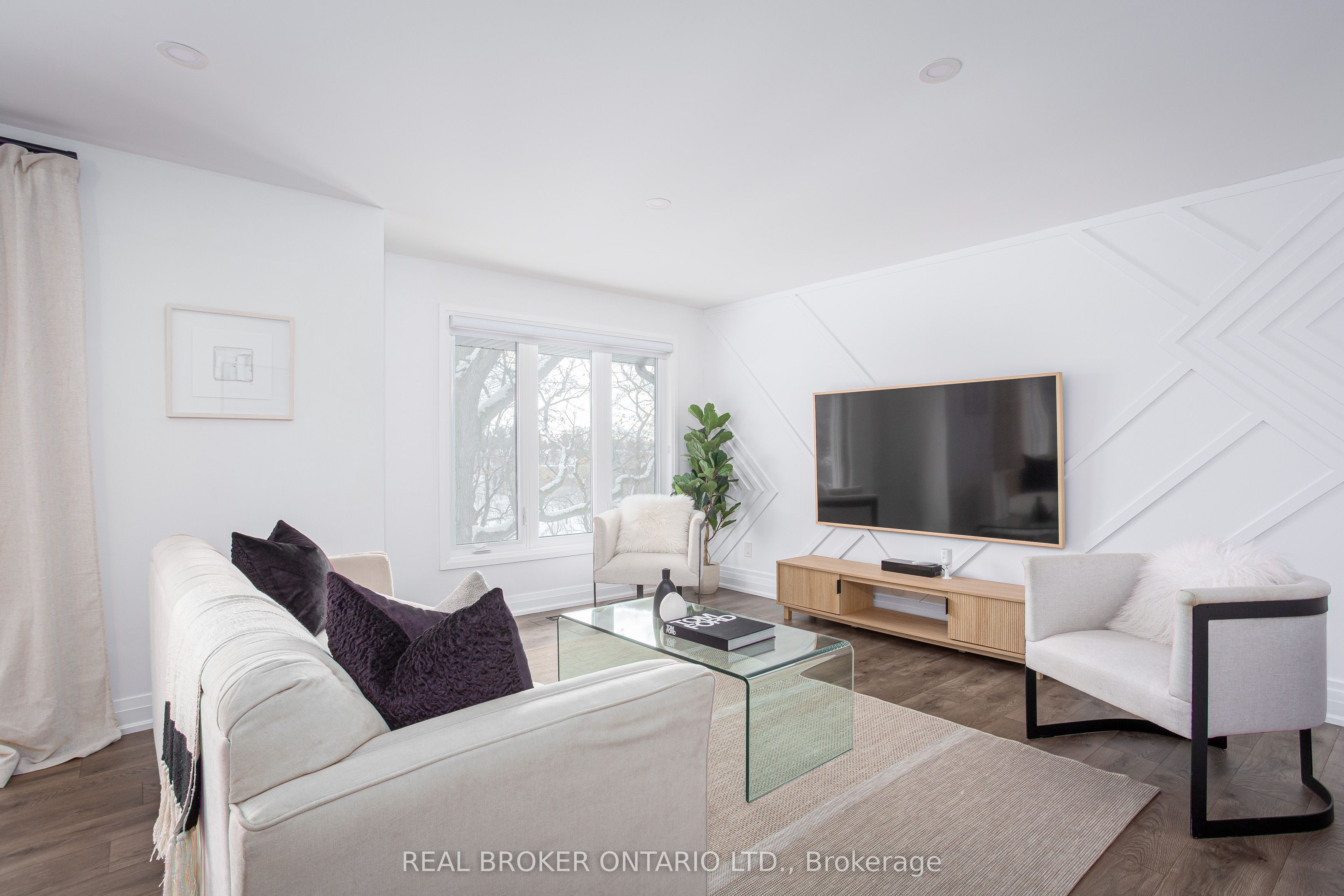 2204 Shardawn Mews Property Photo 16