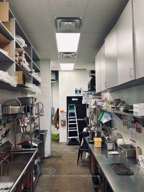 #d11 - 55 Ontario Street Property Photo 5