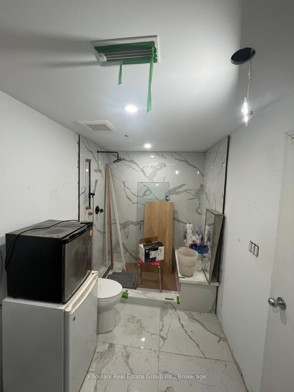 #upper Unit - 615 Third Line Property Photo 10