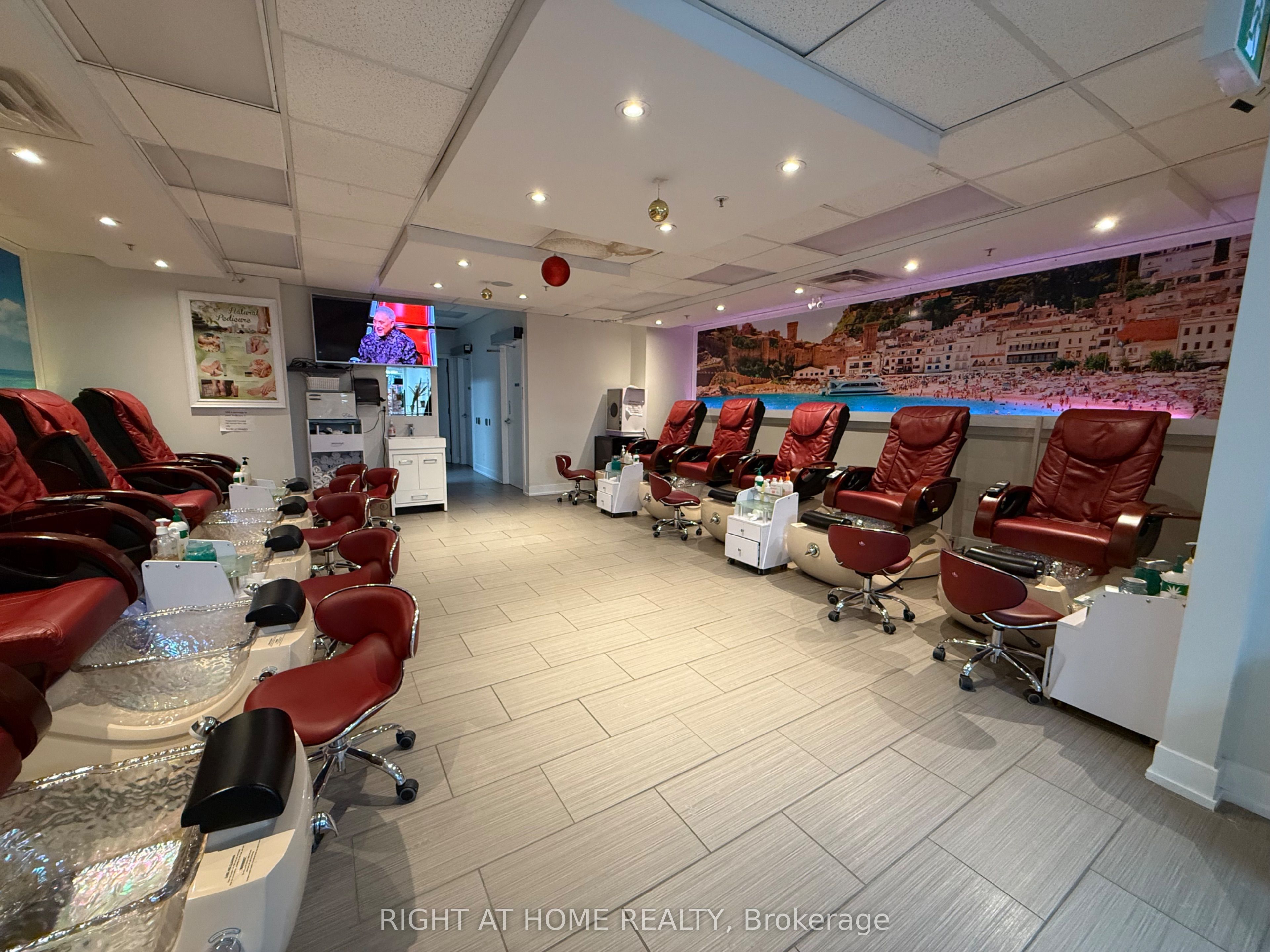 1642 Bloor Street Property Photo 1