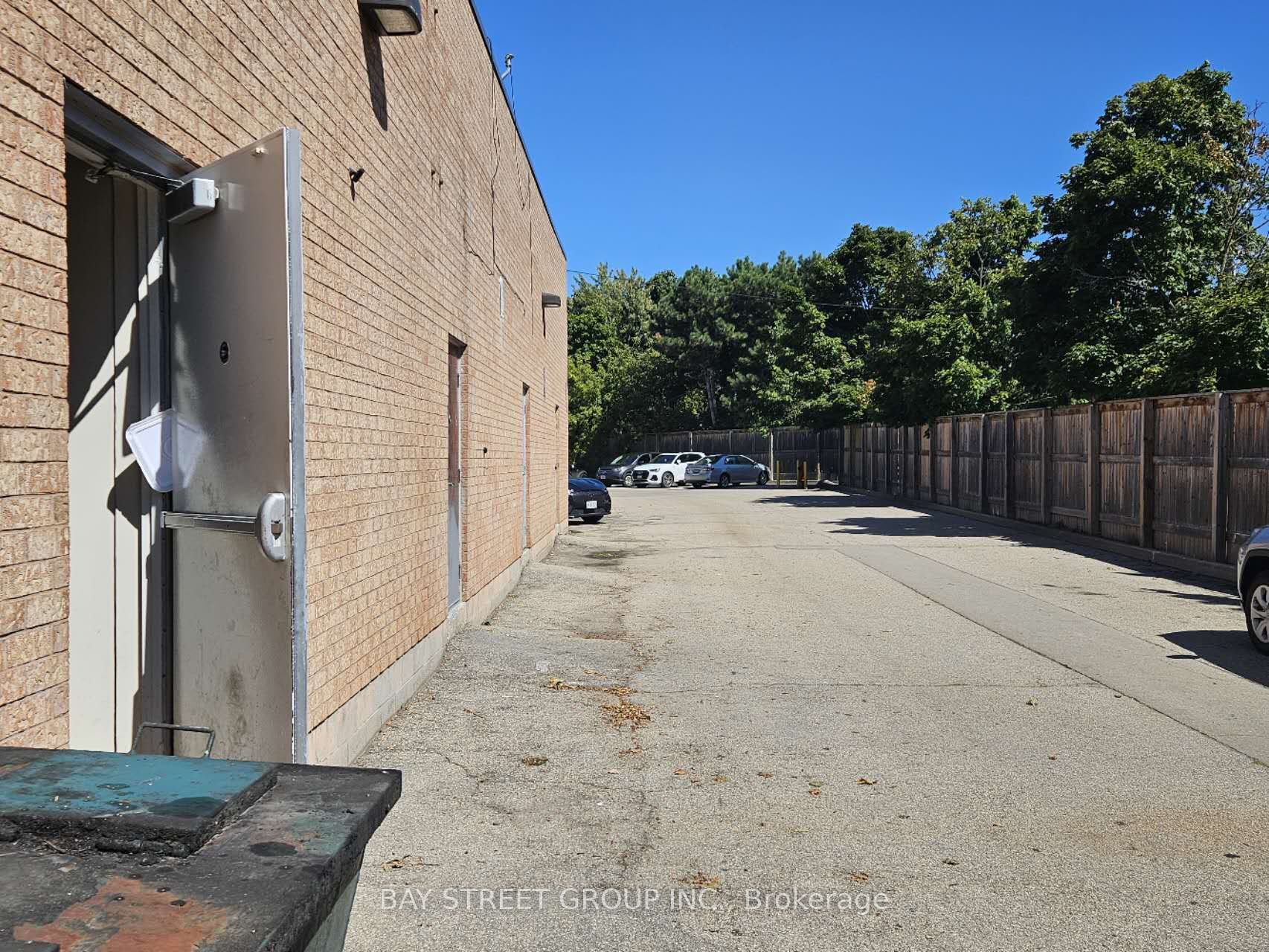 511 Maple Grove Drive Property Photo 4
