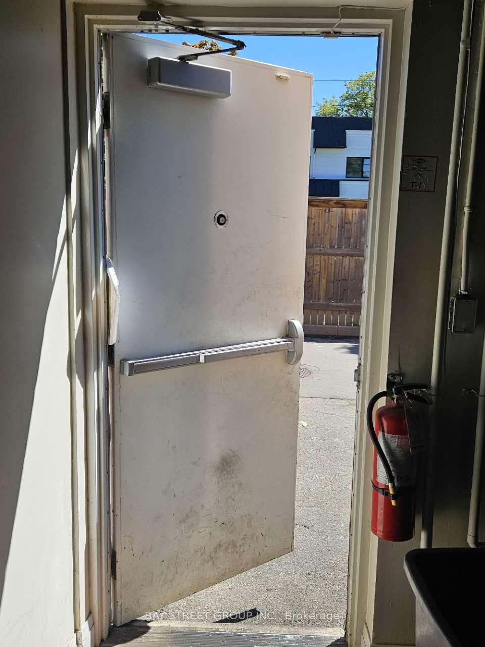 511 Maple Grove Drive Property Photo 9