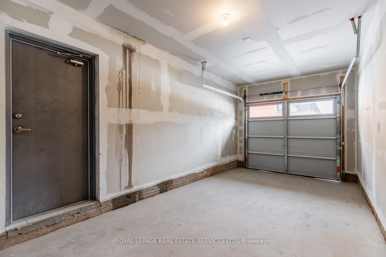#unit 1 - 3289 Sixth Line Property Photo 13